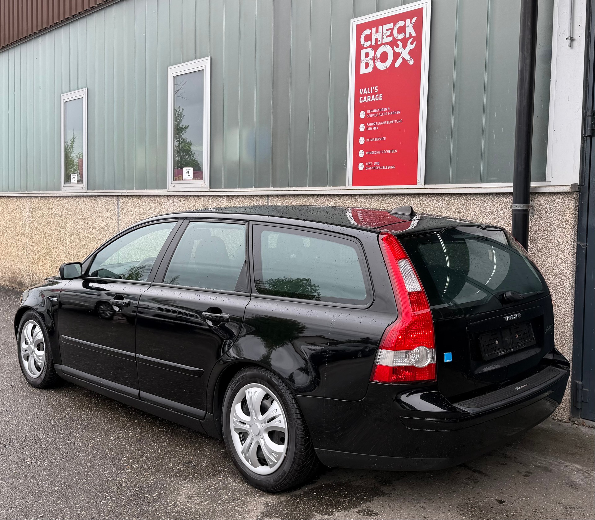 VOLVO V50 2.0D Summum-image-2