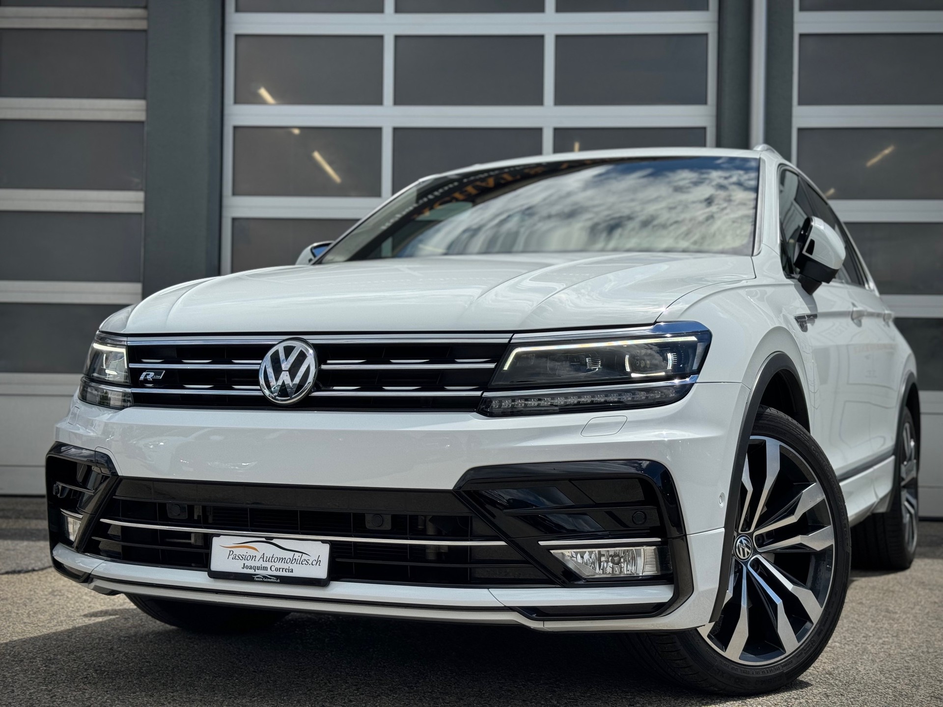VW Tiguan 2.0TSI Highline R-Line 4Motion DSG - Véhicule Suisse (CH)