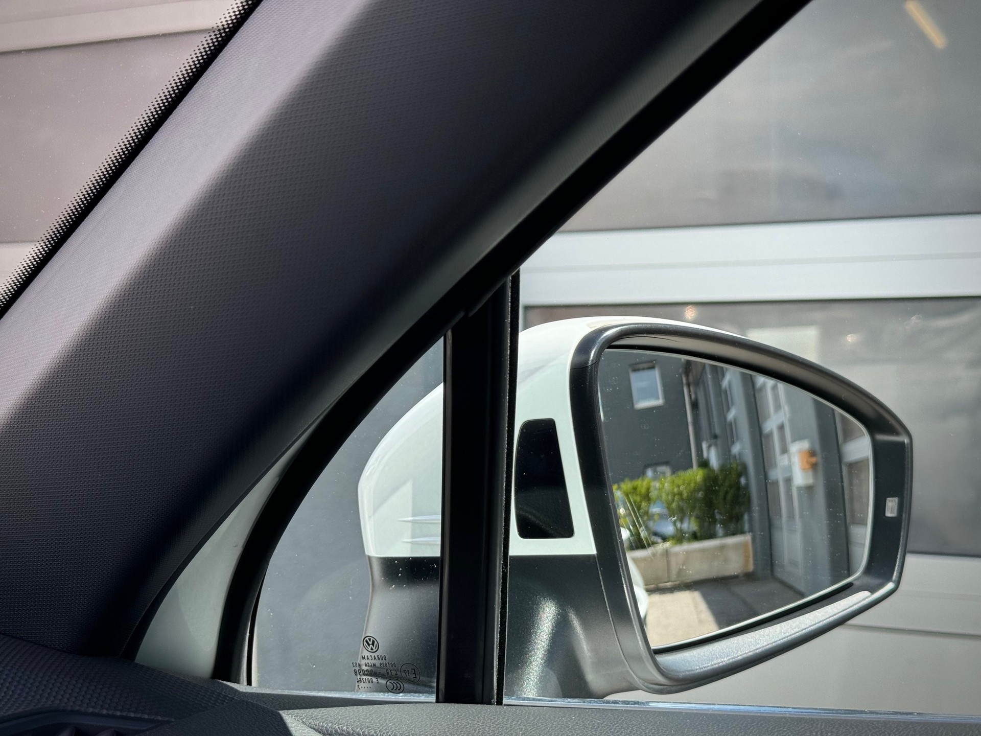 VW Tiguan 2.0TSI Highline R line 4Motion DSG - Véhicule Suisse (CH)-image-6