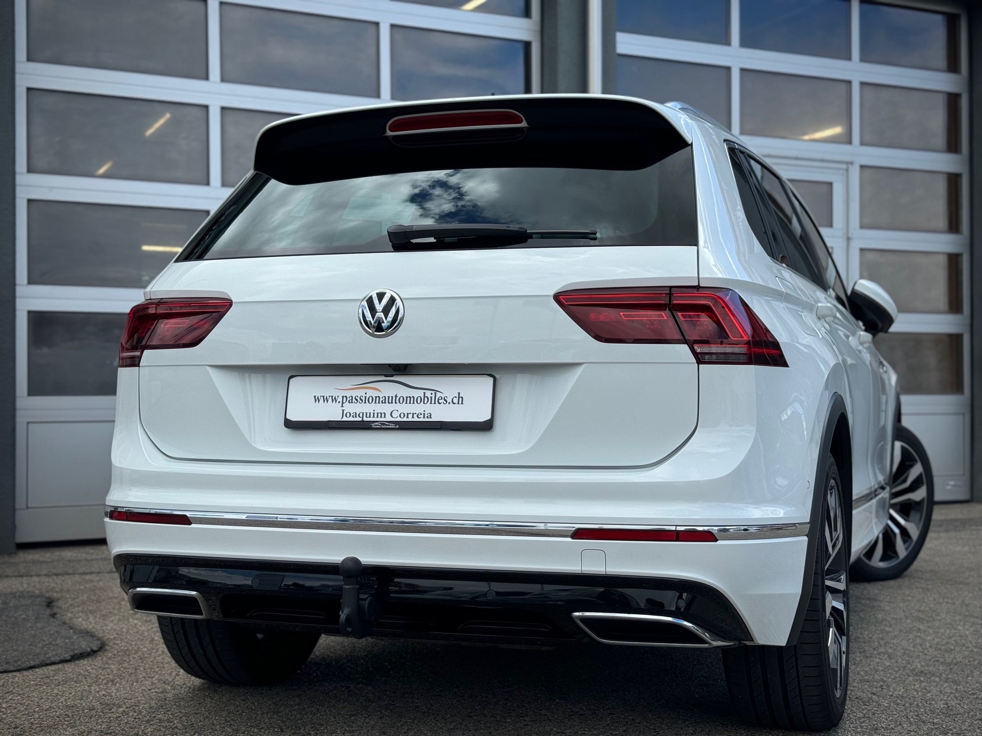 VW Tiguan 2.0TSI Highline R line 4Motion DSG - Véhicule Suisse (CH)-image-1