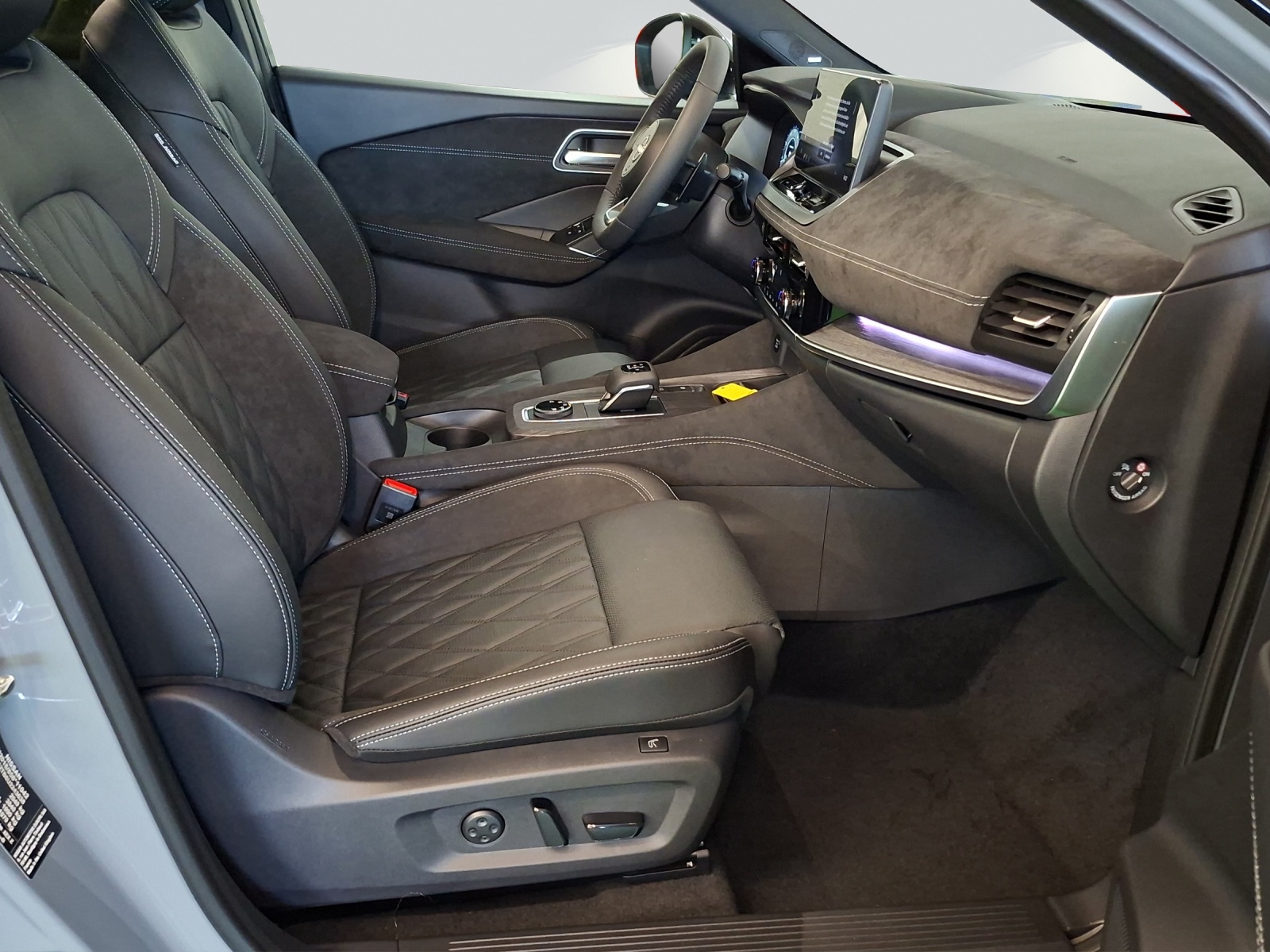 NISSAN Qashqai 1.3 DIG-T Tekna+ 4x4-image-13