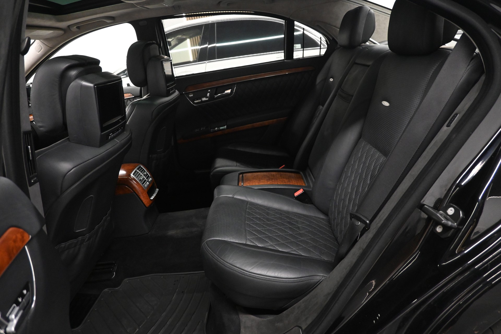 MERCEDES-BENZ S 65 AMG L Automatic-image-14