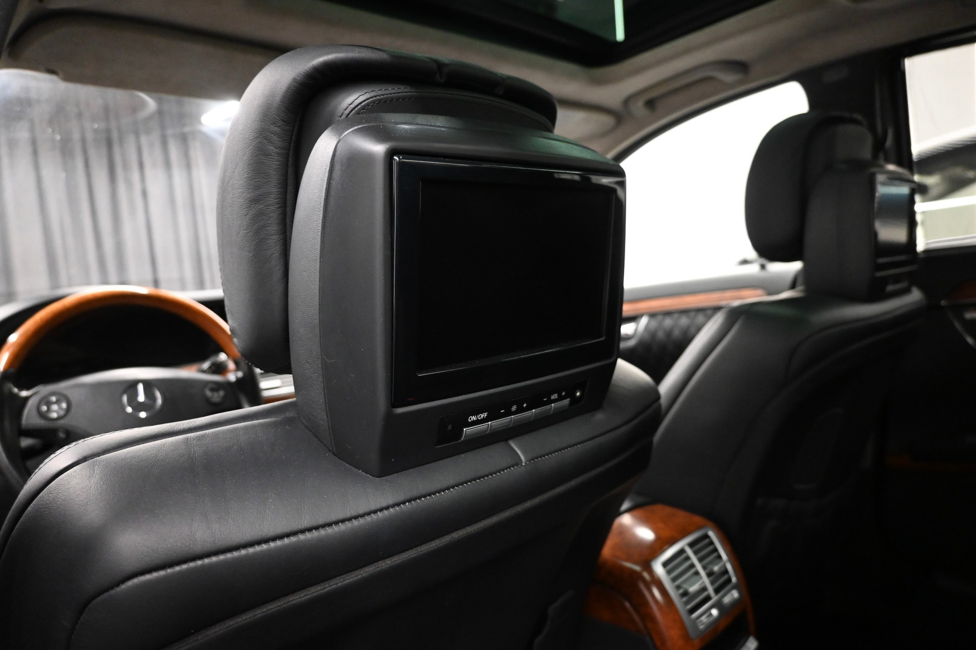 MERCEDES-BENZ S 65 AMG L Automatic-image-15
