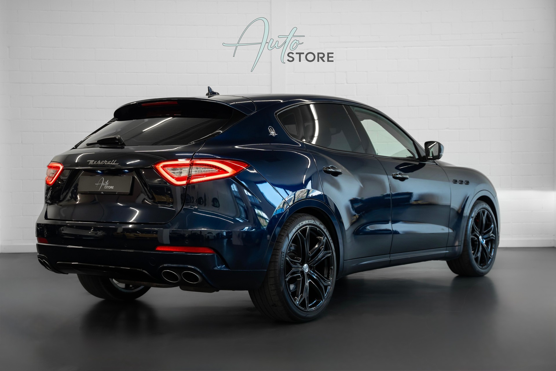 MASERATI Levante S 3.0V6 GranLusso Automatica-showroom-element-1