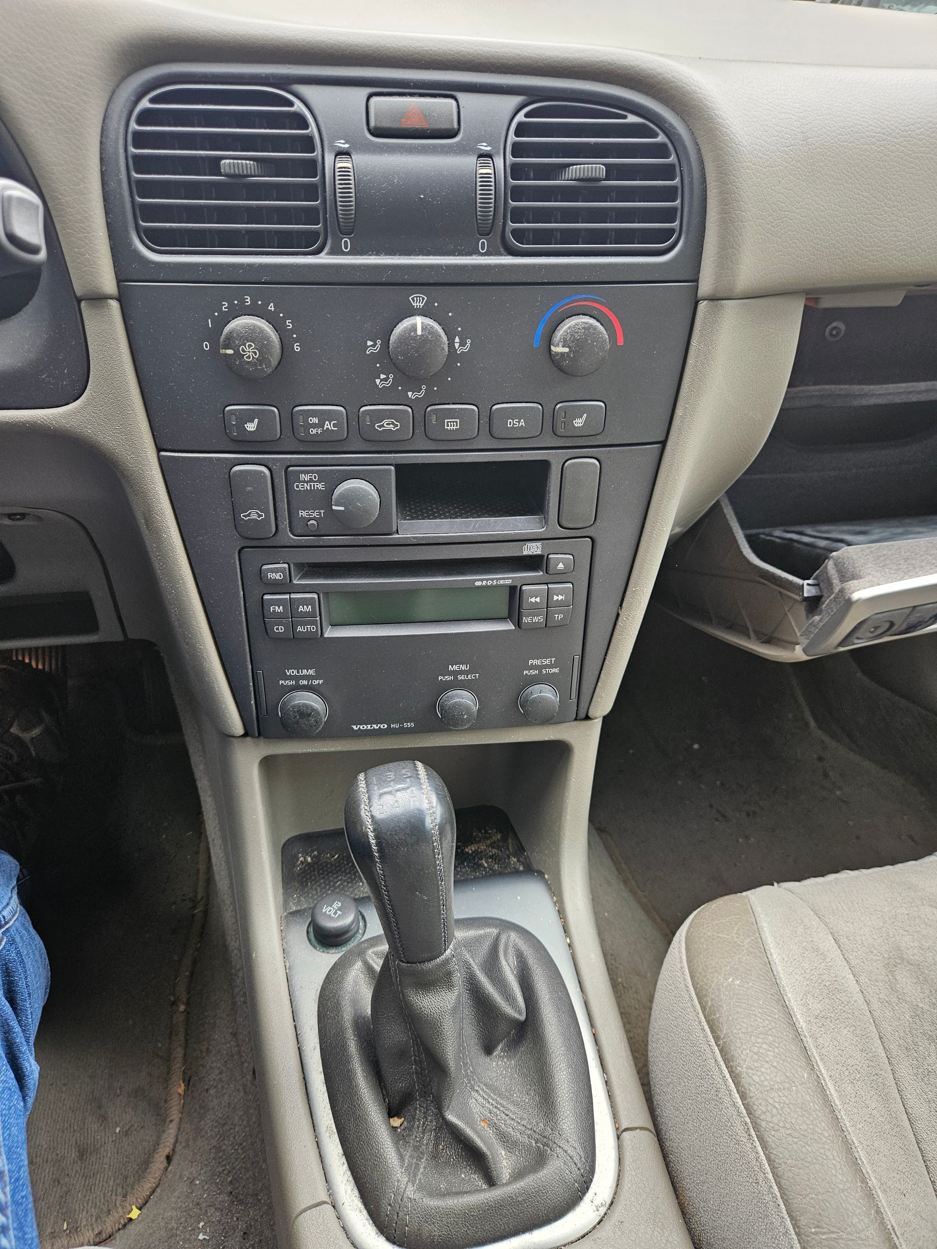 VOLVO V40 2.0 Nordic-image-6