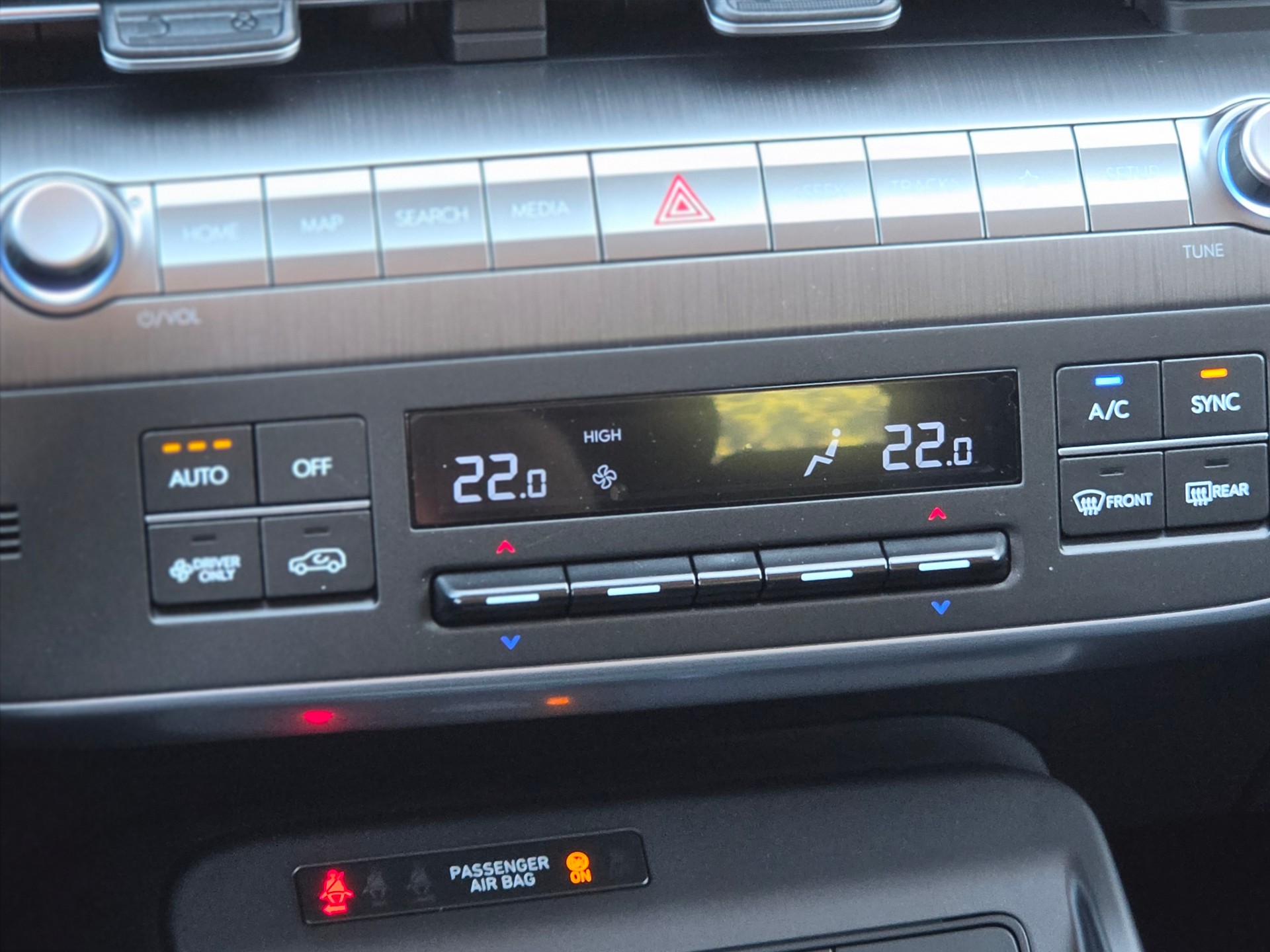 HYUNDAI Kona EV 65.4 kWh Origo-image-7