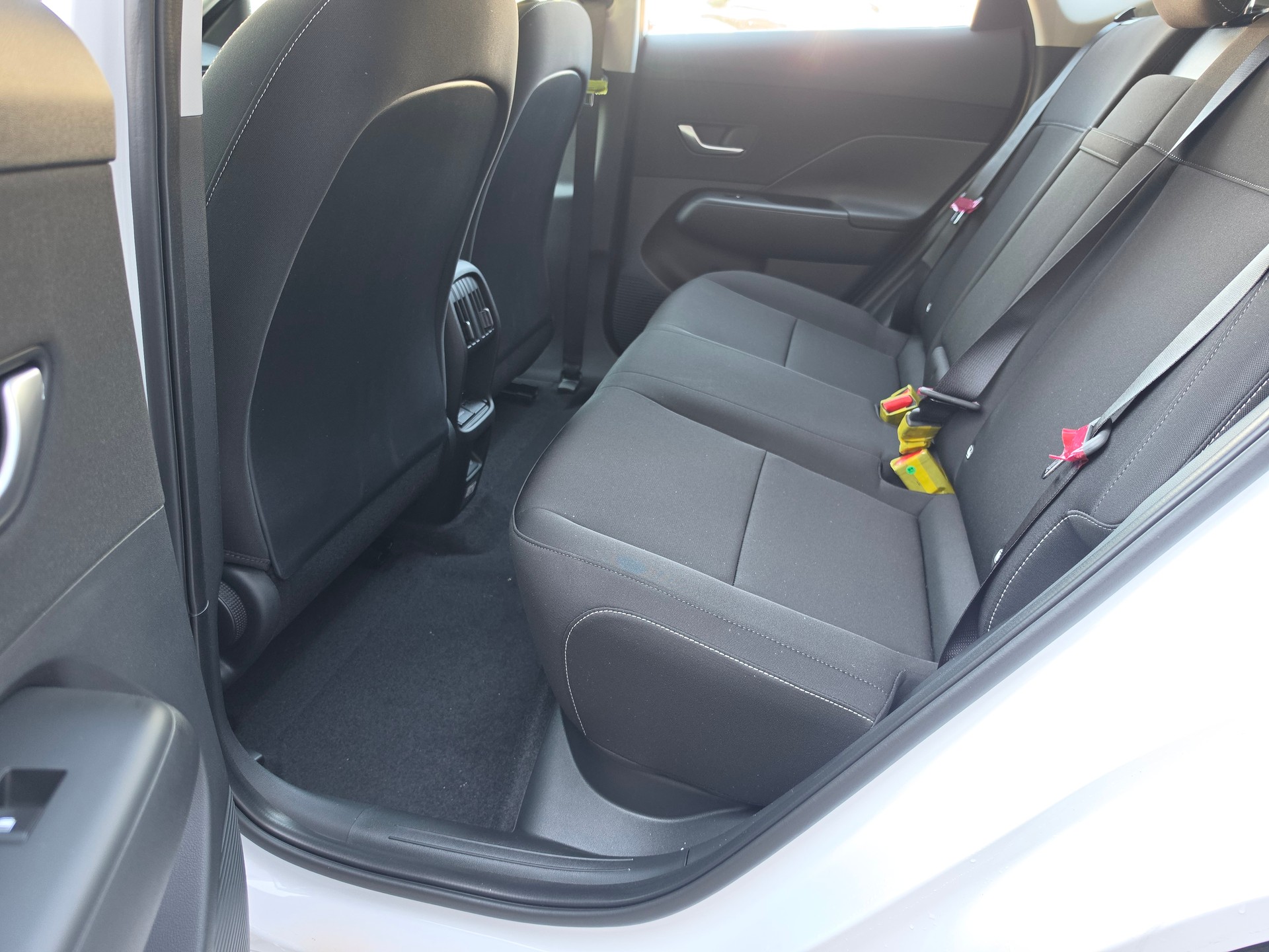 HYUNDAI Kona EV 65.4 kWh Origo-image-8