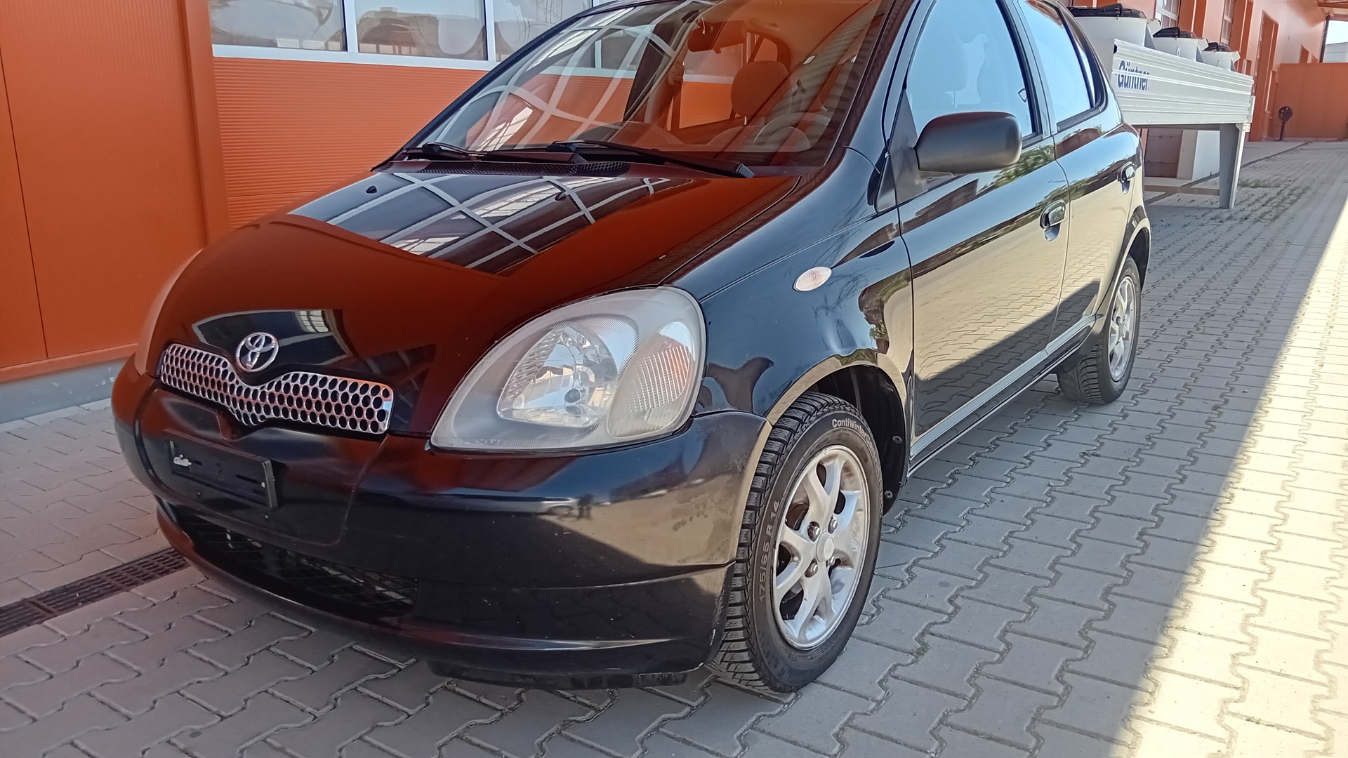 TOYOTA Yaris 1.3 Linea Luna-showroom-element-1