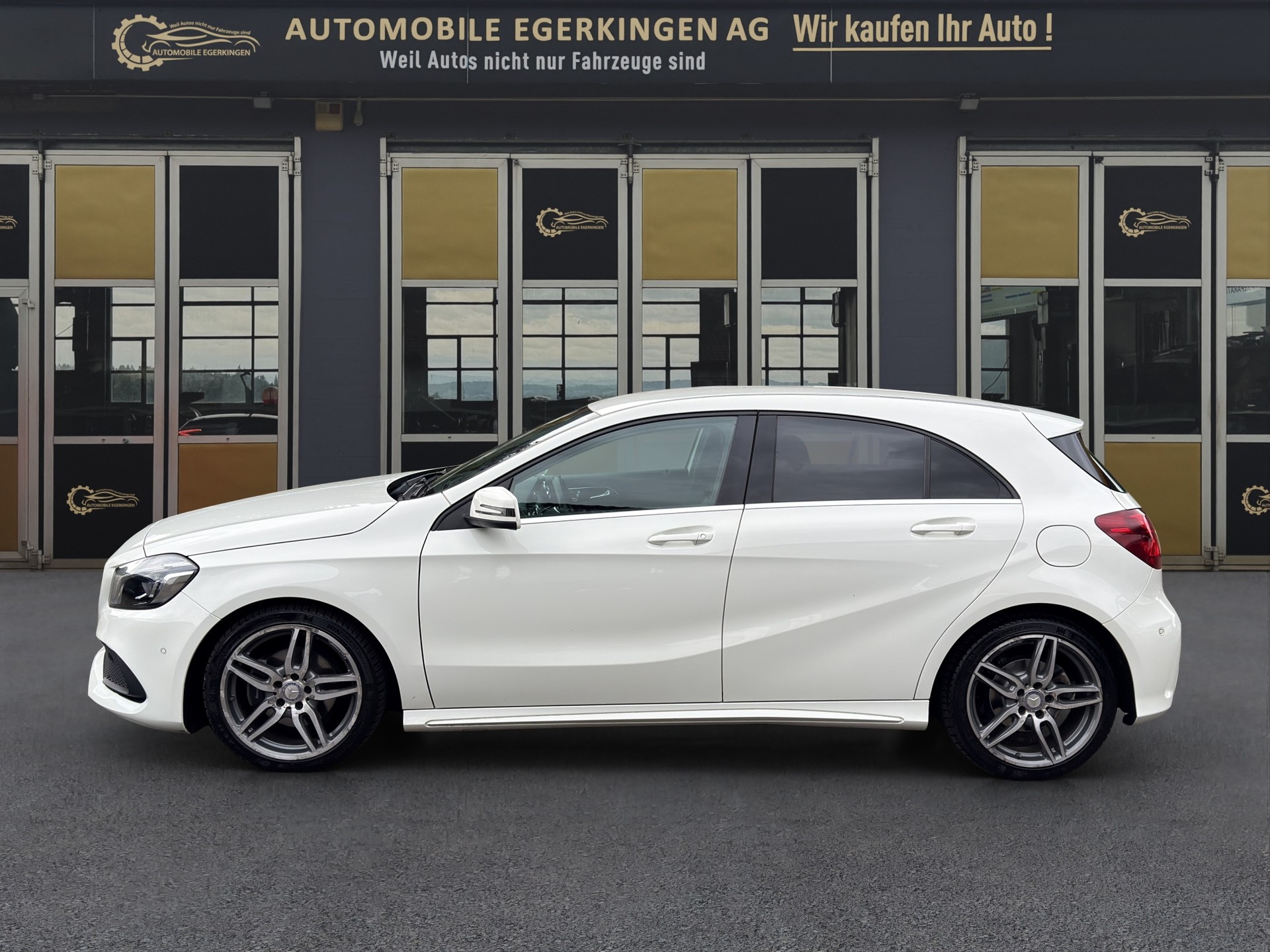 MERCEDES-BENZ A 200 AMG Line 7G-DCT-image-7