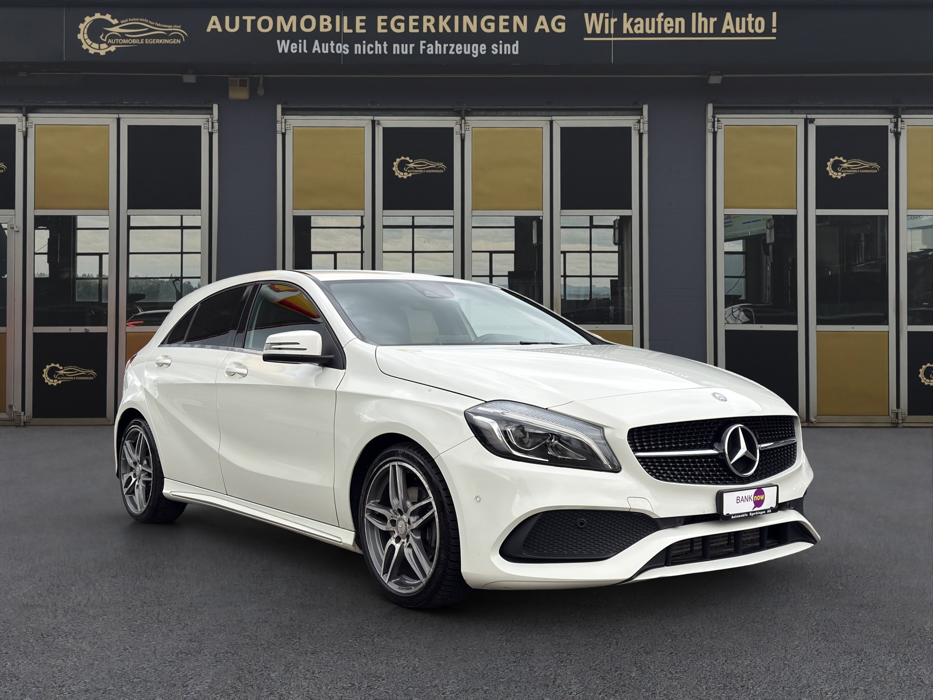 MERCEDES-BENZ A 200 AMG Line 7G-DCT-showroom-element-2