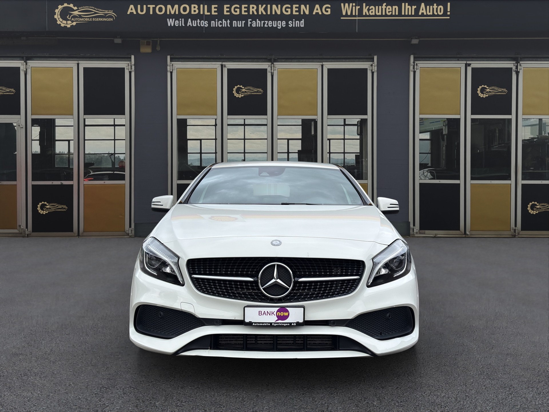 MERCEDES-BENZ A 200 AMG Line 7G-DCT-showroom-element-1