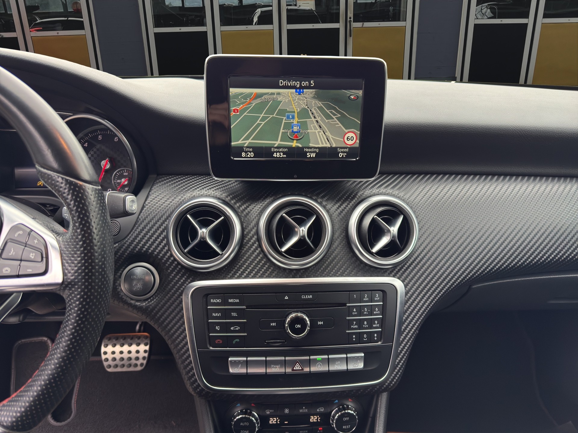MERCEDES-BENZ A 200 AMG Line 7G-DCT-image-14