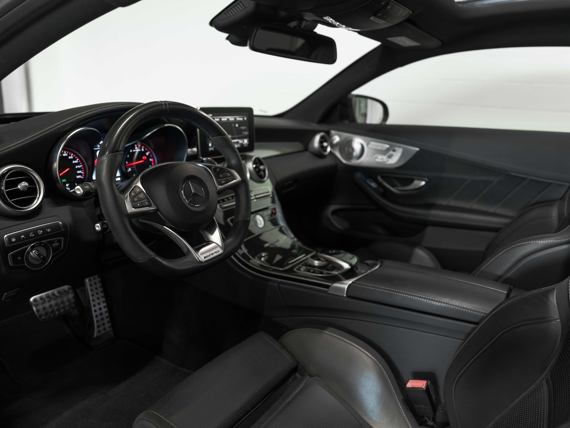 MERCEDES-BENZ C 63 S AMG Speedshift-image-6