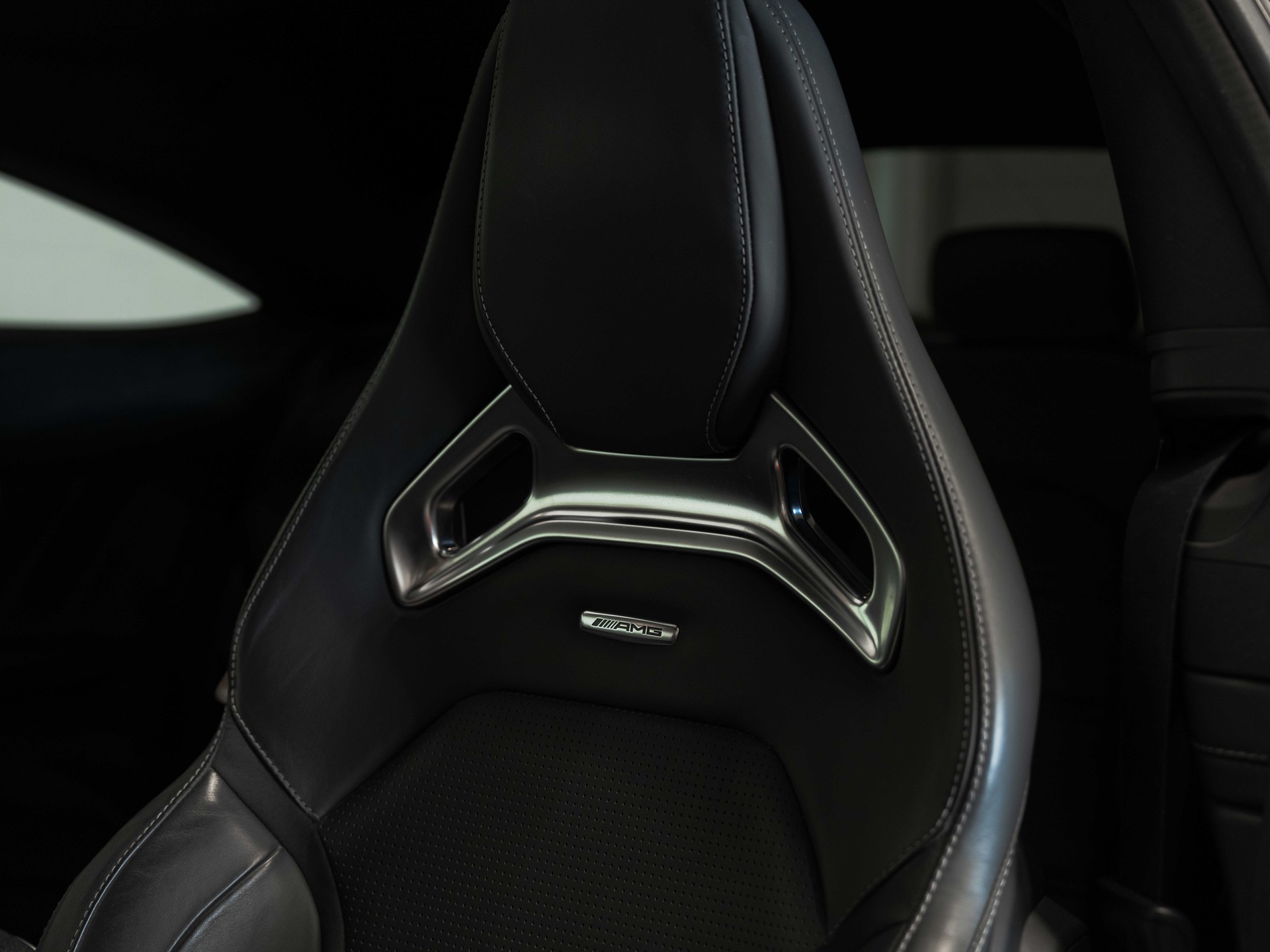 MERCEDES-BENZ C 63 S AMG Speedshift-image-9