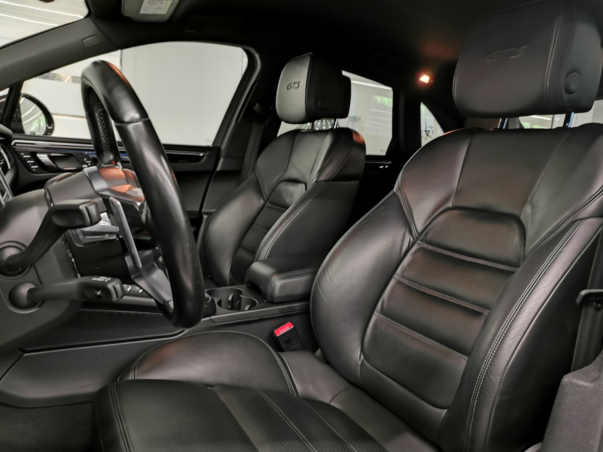 PORSCHE Macan GTS PDK-image-8