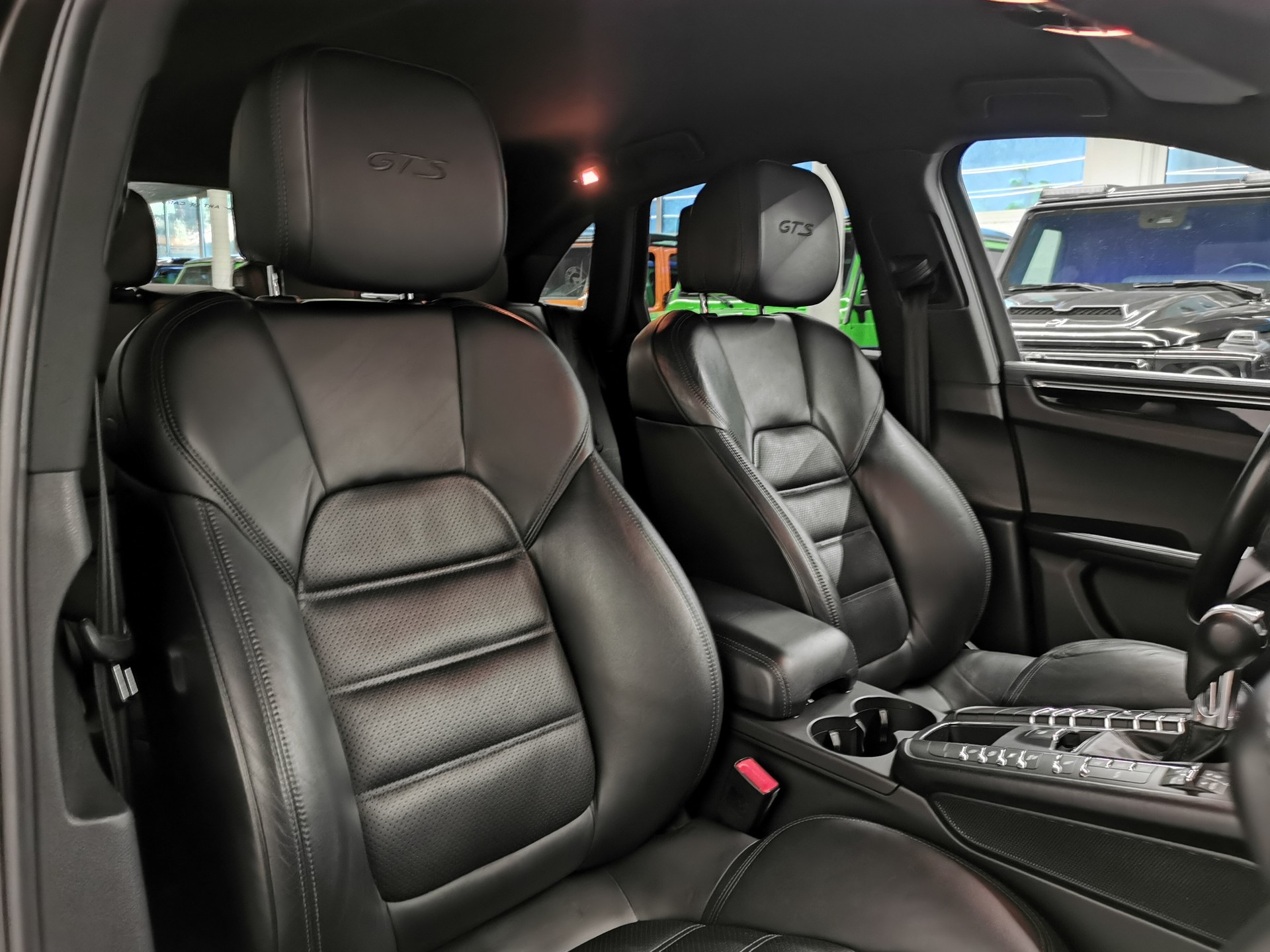 PORSCHE Macan GTS PDK-image-14