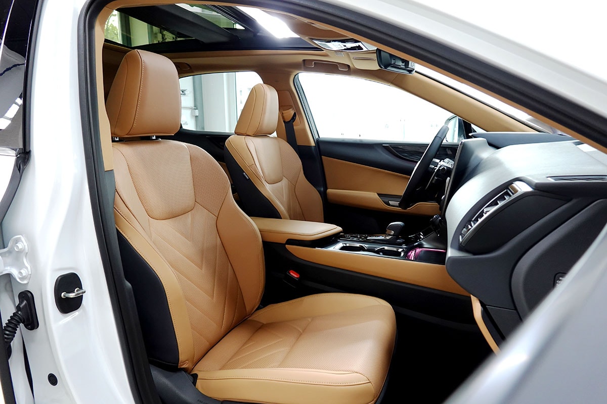 LEXUS NX 450h+ E-FOUR Comfort Pack Interieur, Panorama-showroom-element-3