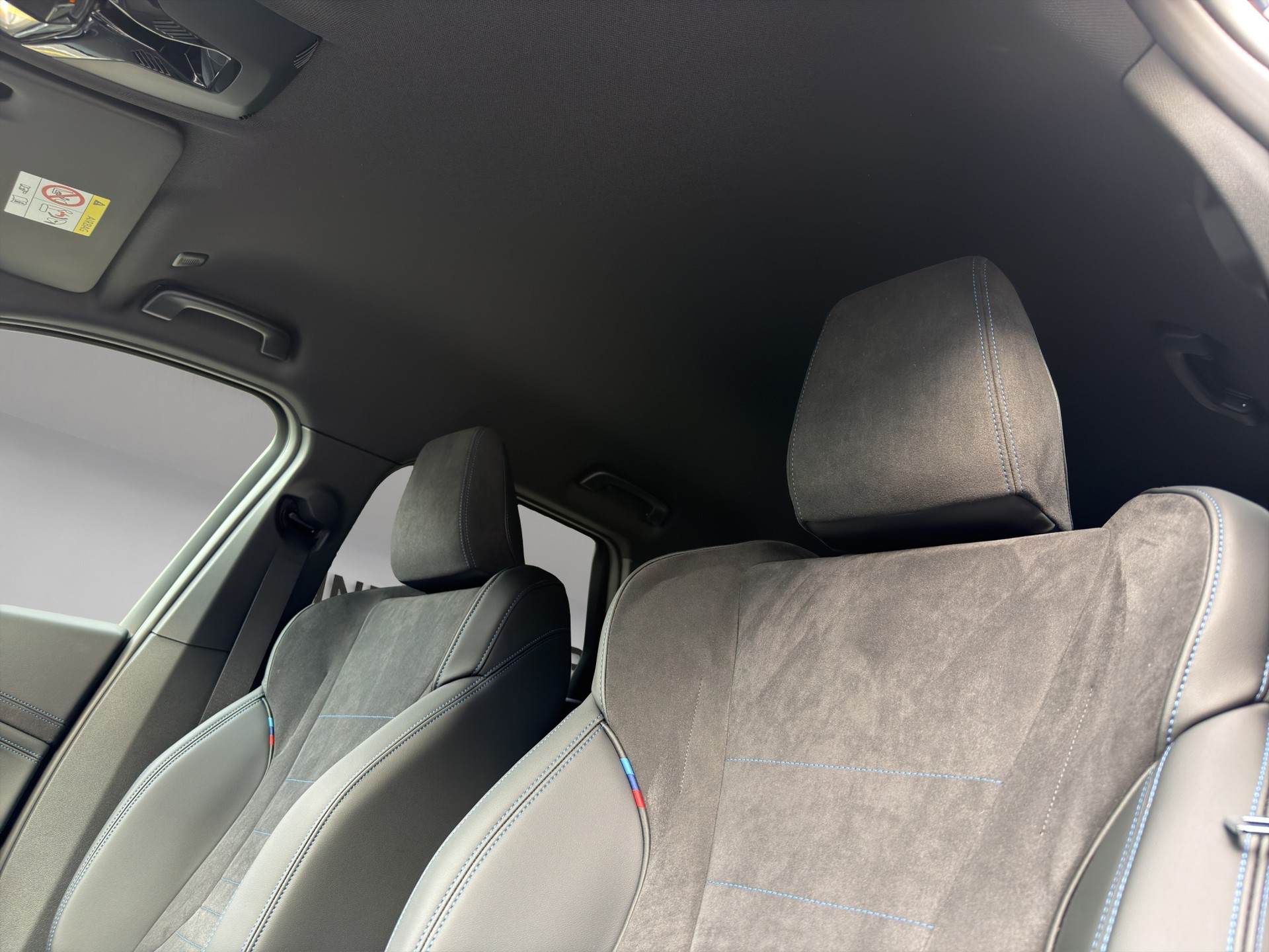 BMW iX1 xDrive 30 M Sport-image-11