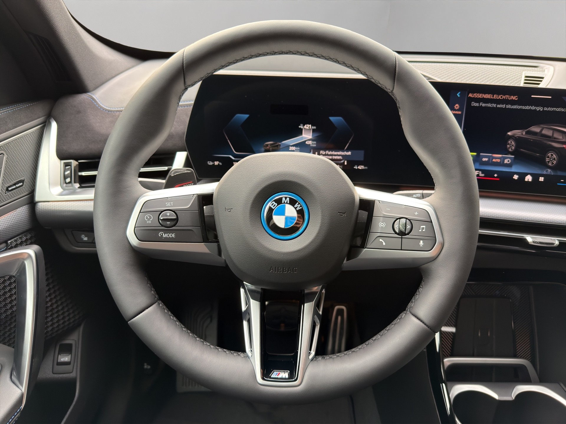 BMW iX1 xDrive 30 M Sport-image-12