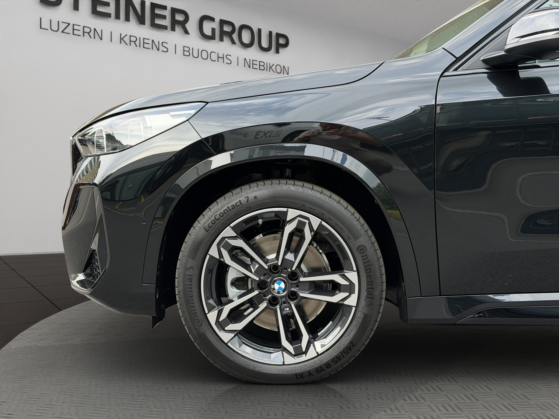 BMW iX1 xDrive 30 M Sport-image-8