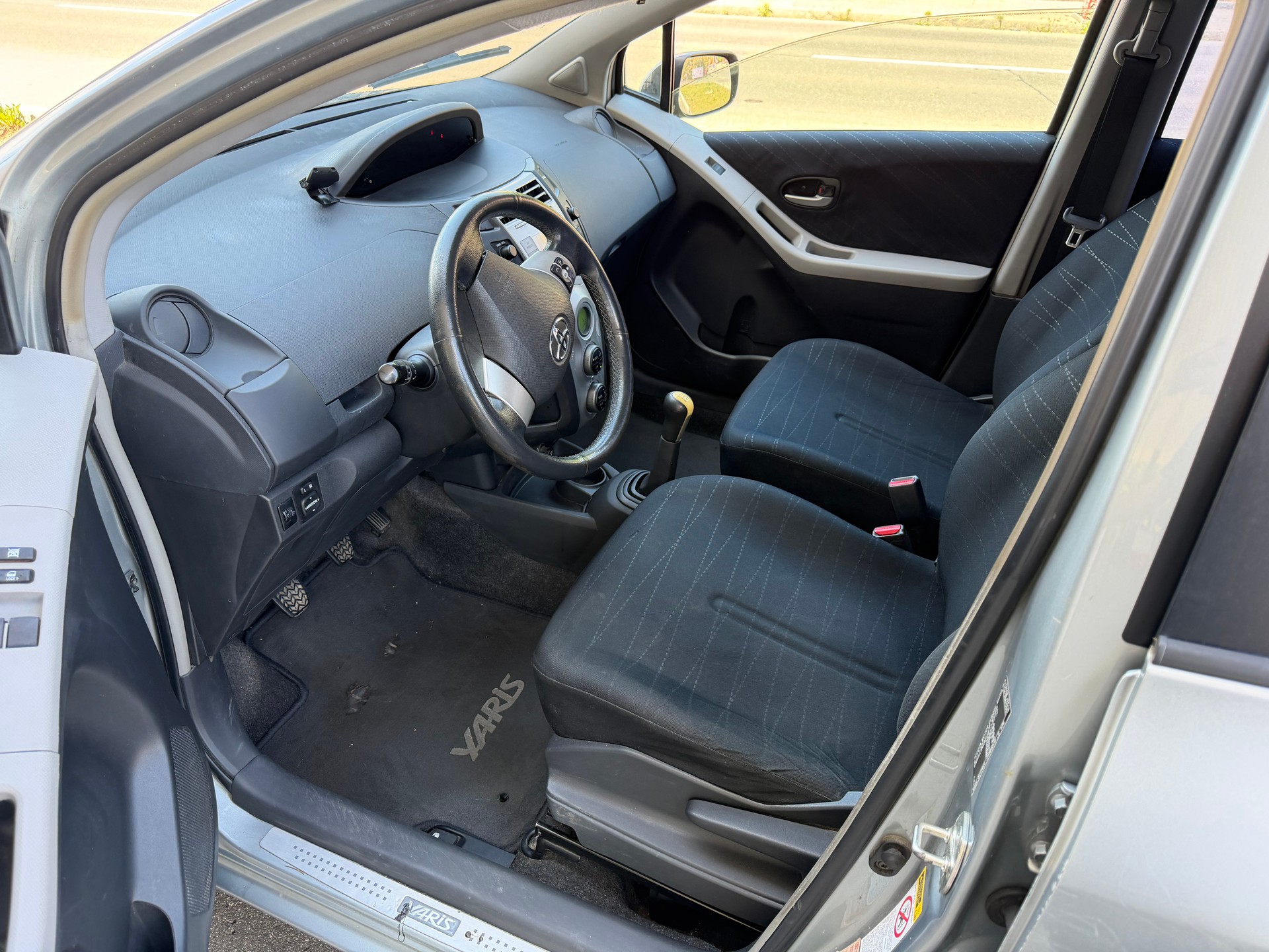 TOYOTA Yaris 1.3 Linea Luna-image-7