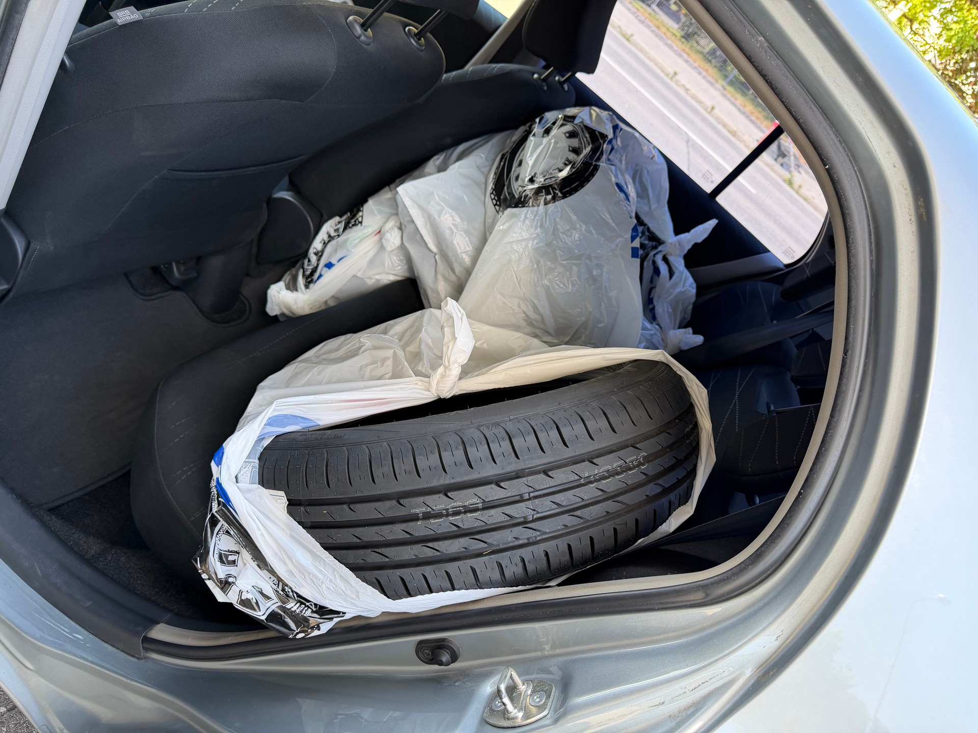 TOYOTA Yaris 1.3 Linea Luna-image-5