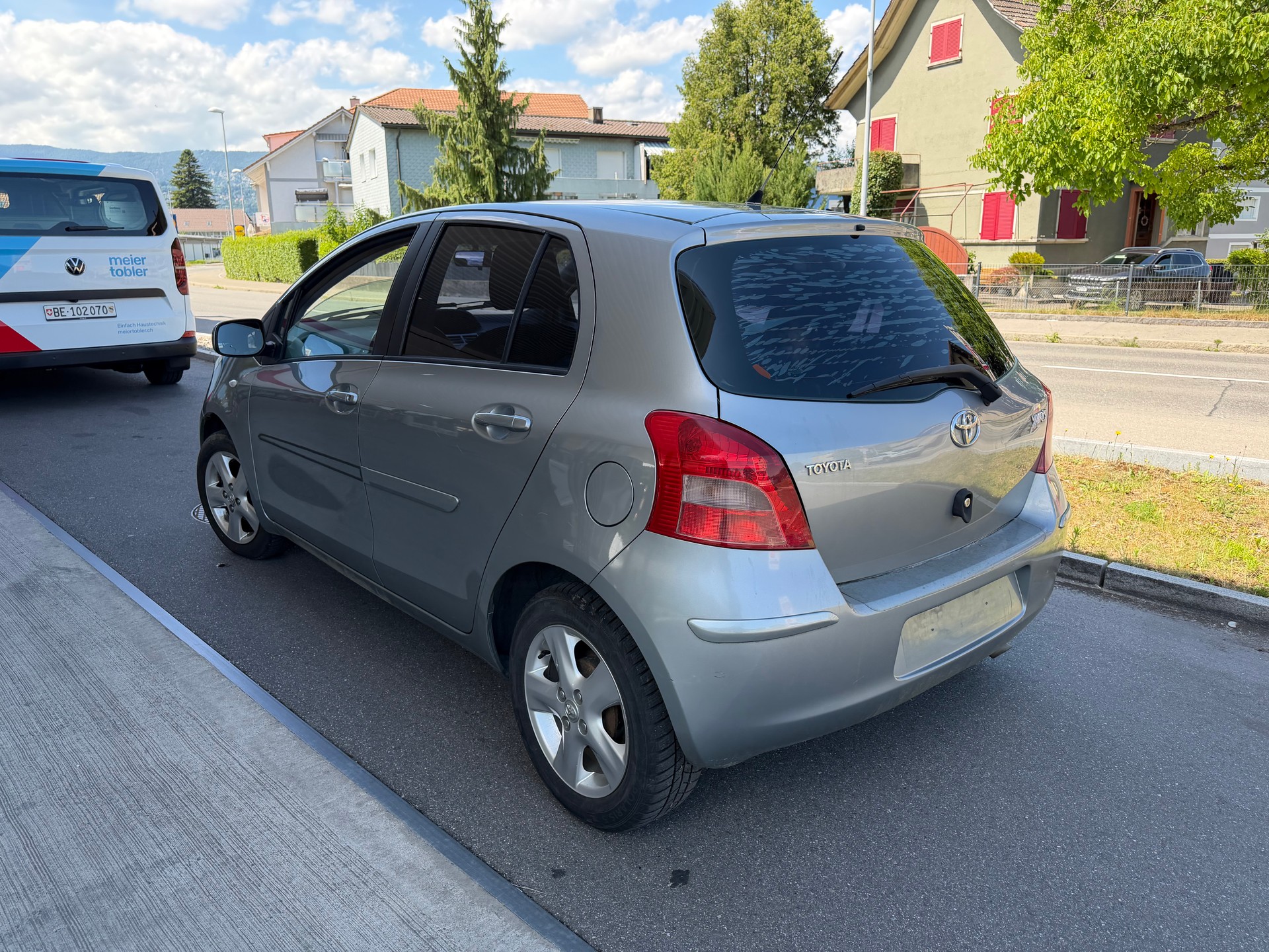 TOYOTA Yaris 1.3 Linea Luna-showroom-element-1