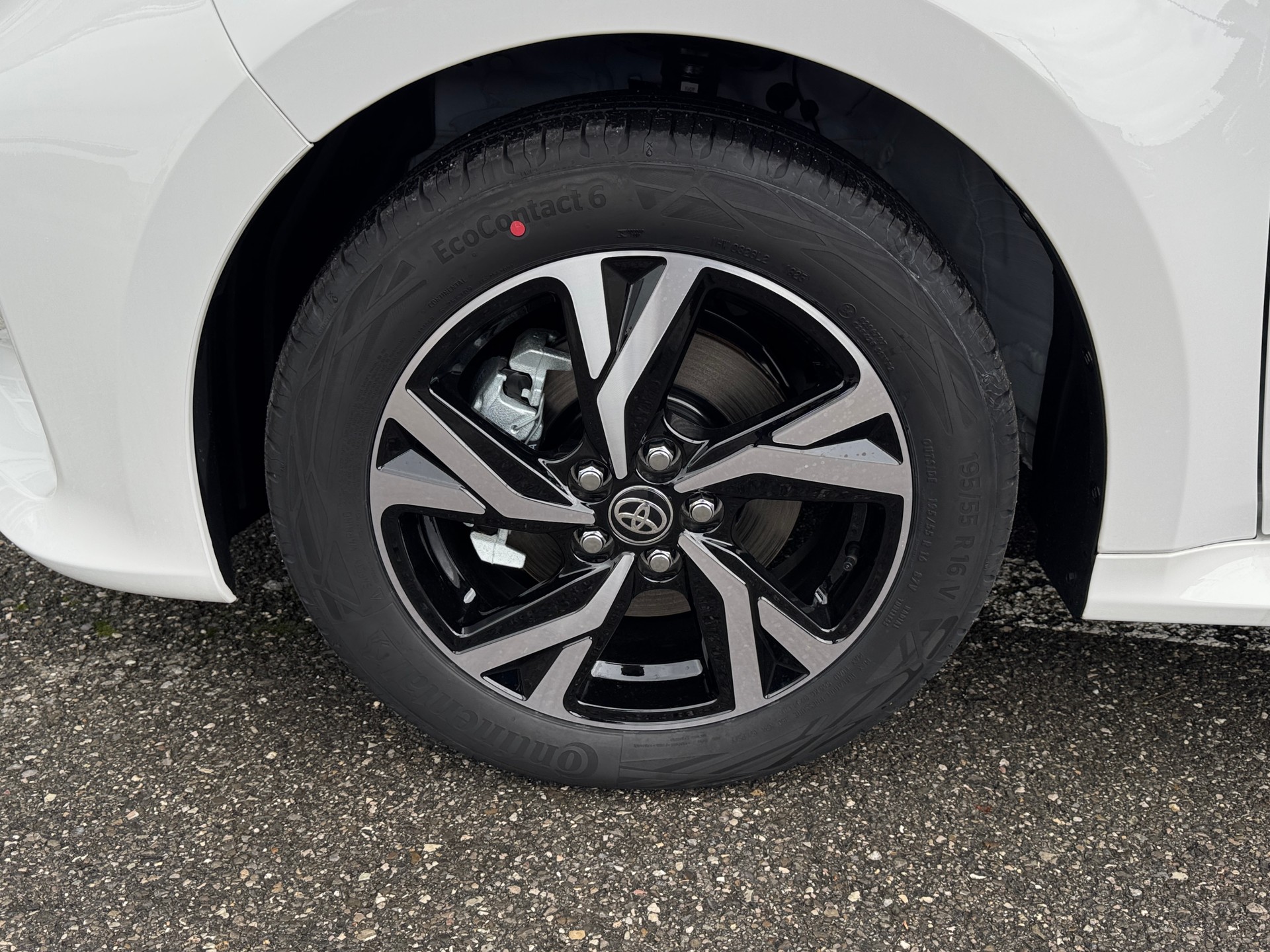 TOYOTA Yaris 1.5 Trend e-CVT-image-6