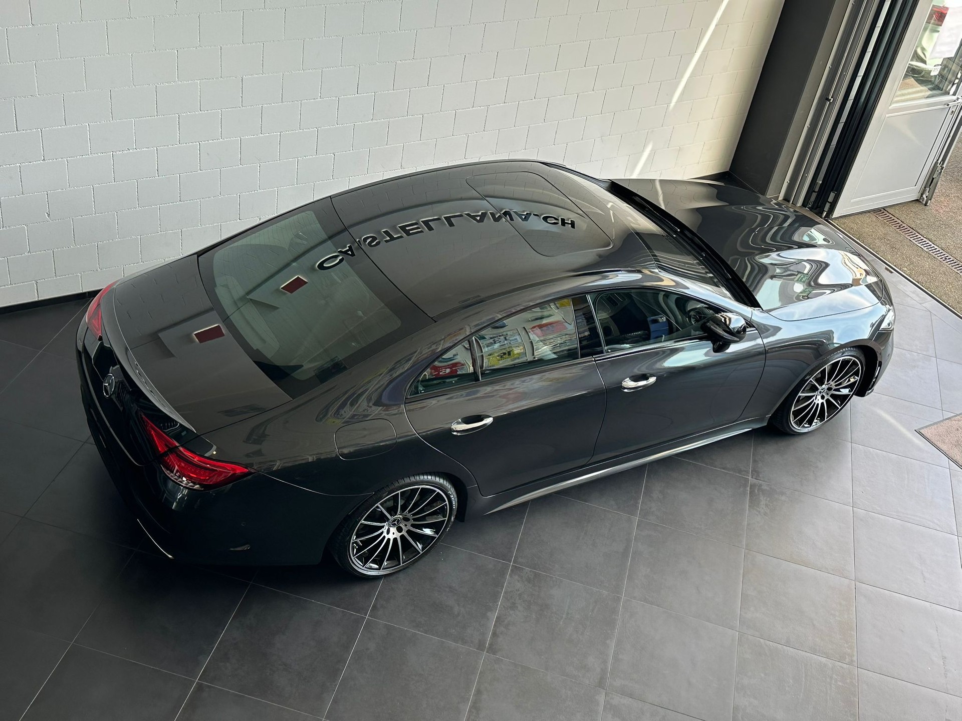 MERCEDES-BENZ CLS 450 4Matic AMG Line 9G-Tronic-showroom-element-3