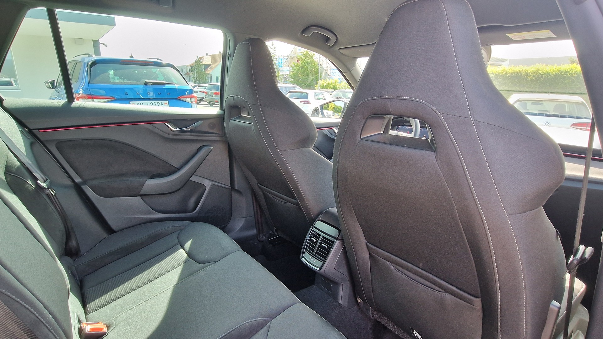 SKODA Kamiq 1.0 TSI Selection DSG-image-12