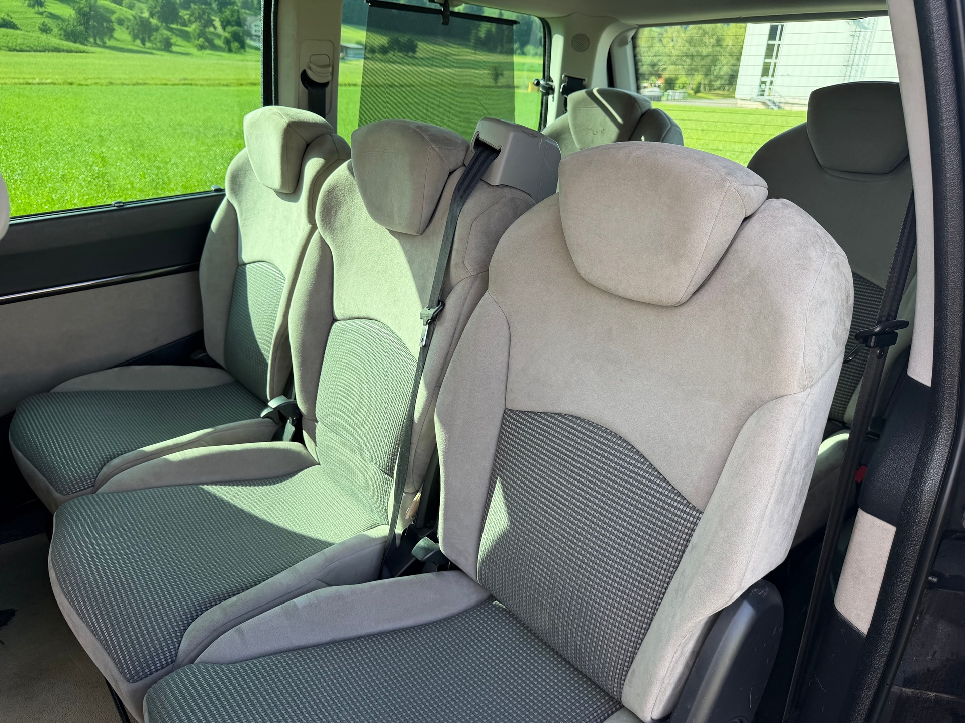 PEUGEOT 807 2.0 16V HDi Allure-image-13