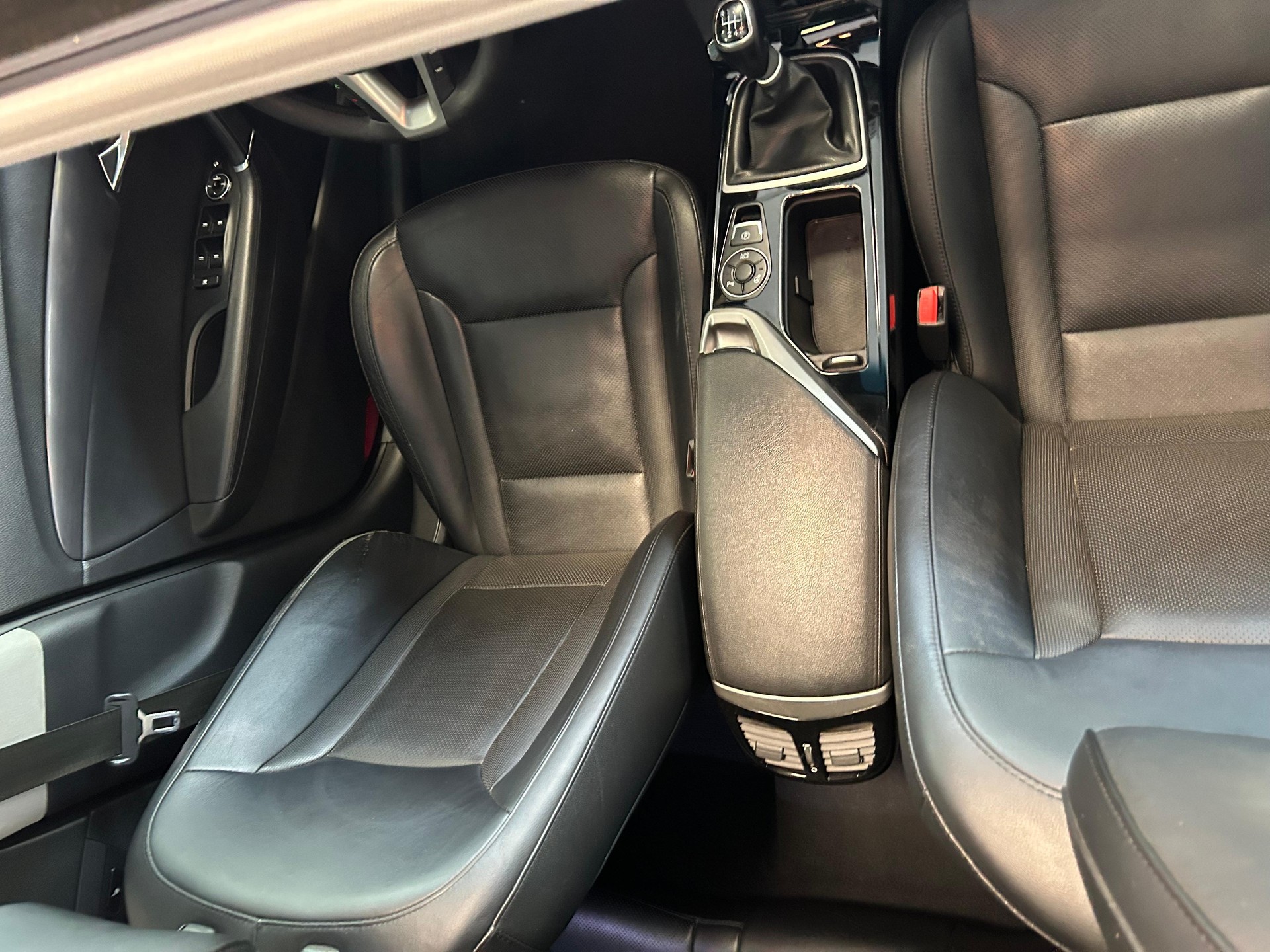 HYUNDAI i40 1.7 CRDi Premium-showroom-element-1