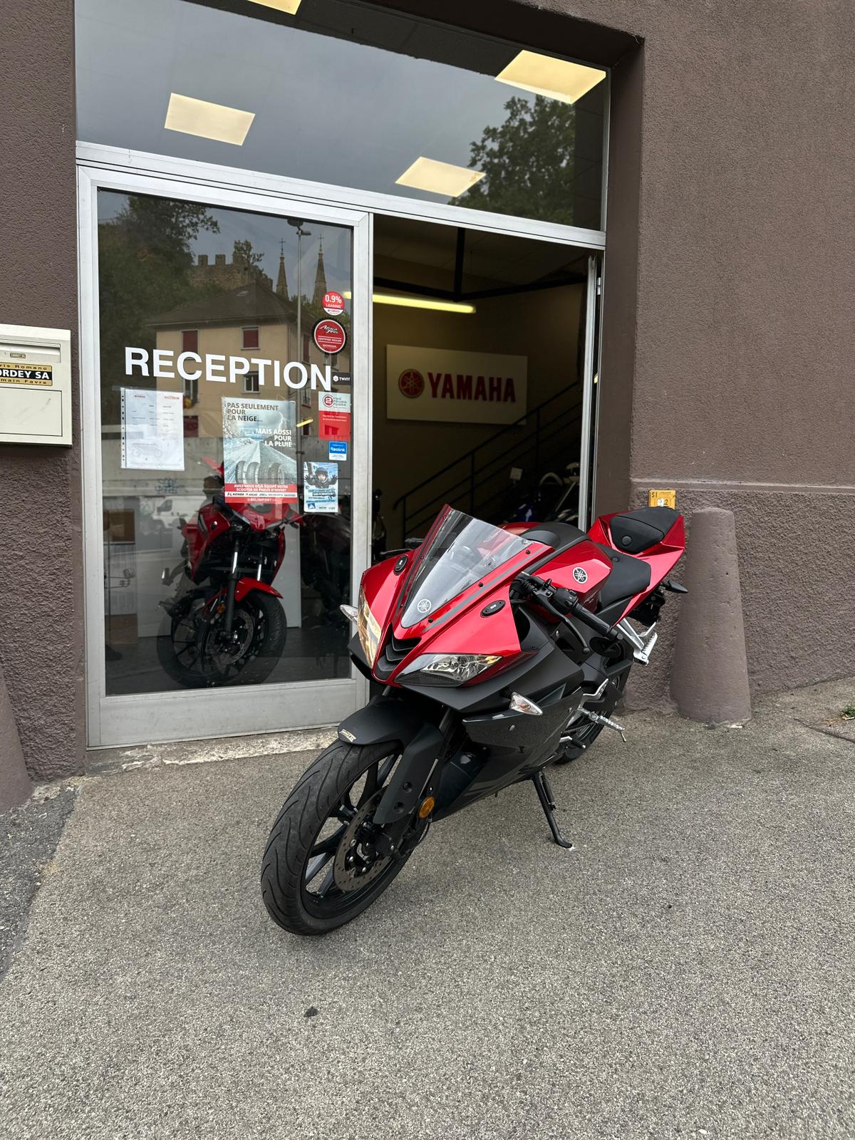 YAMAHA YZF-R 125 ABS-image-1