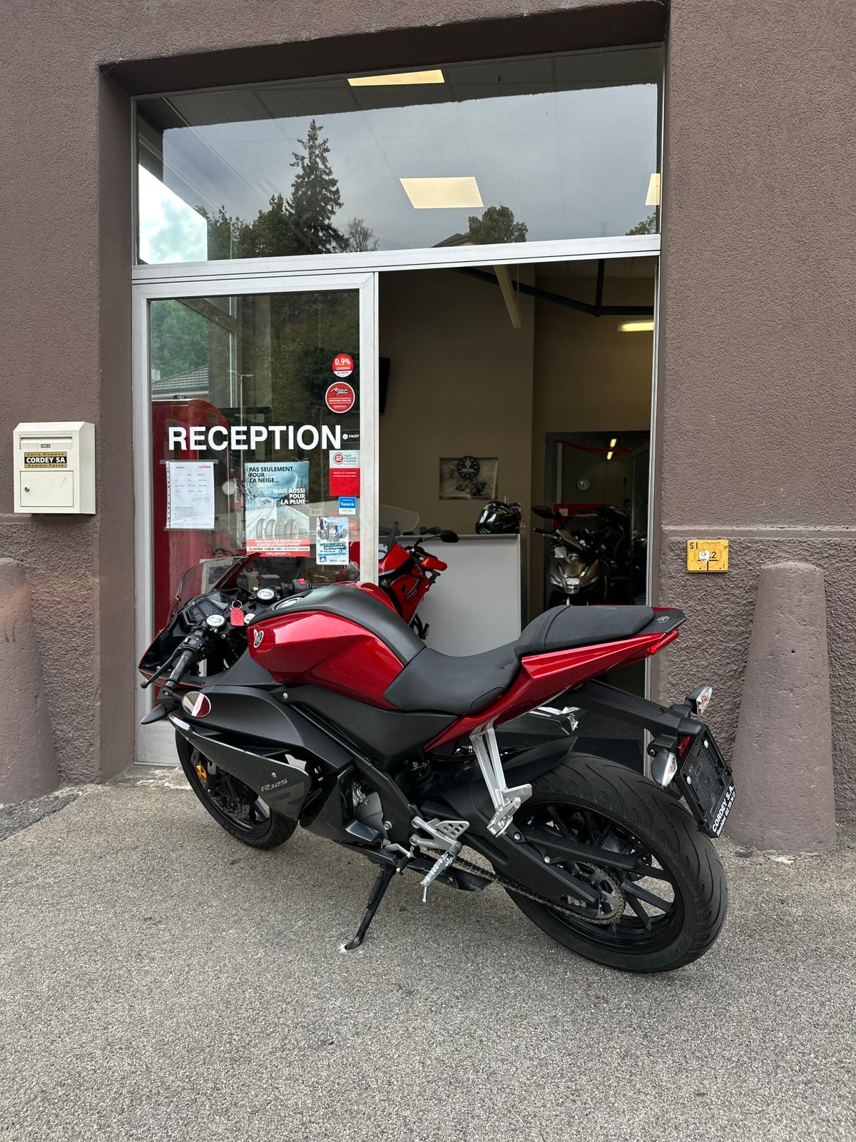 YAMAHA YZF-R 125 ABS-image-2