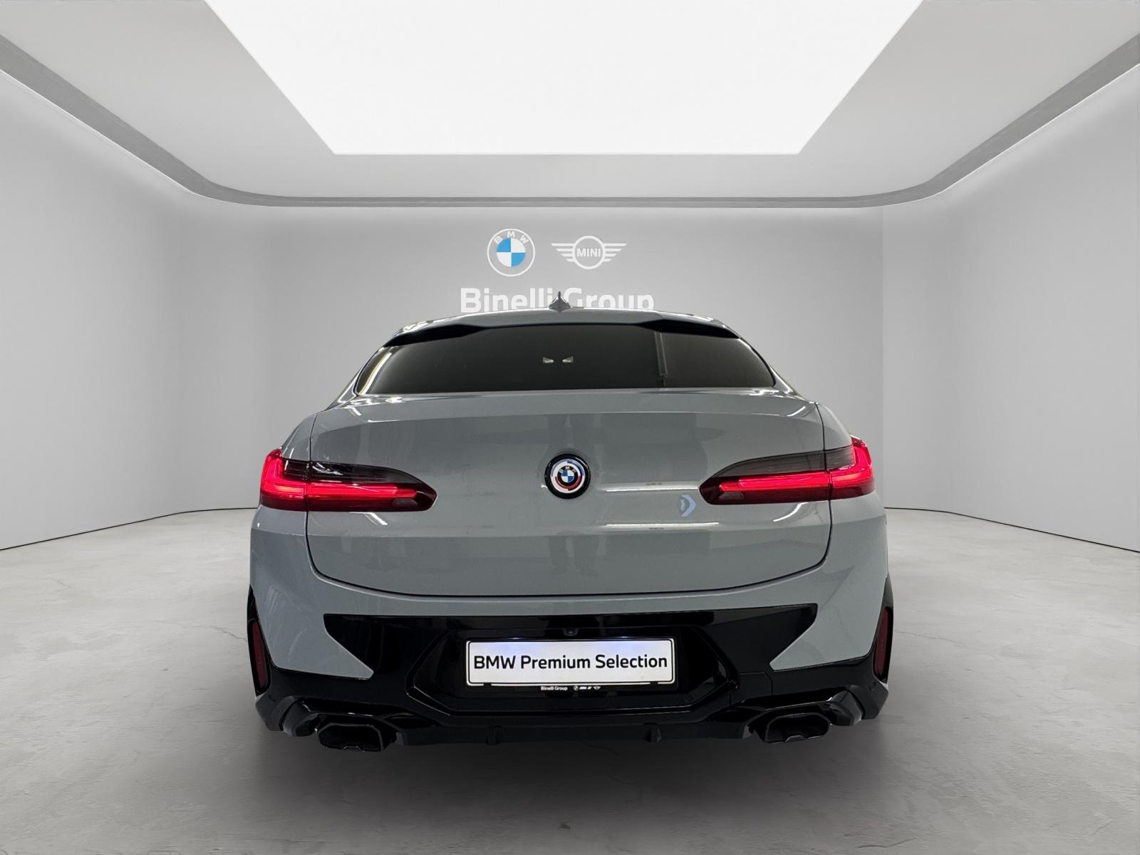 BMW X4 M40i-showroom-element-3