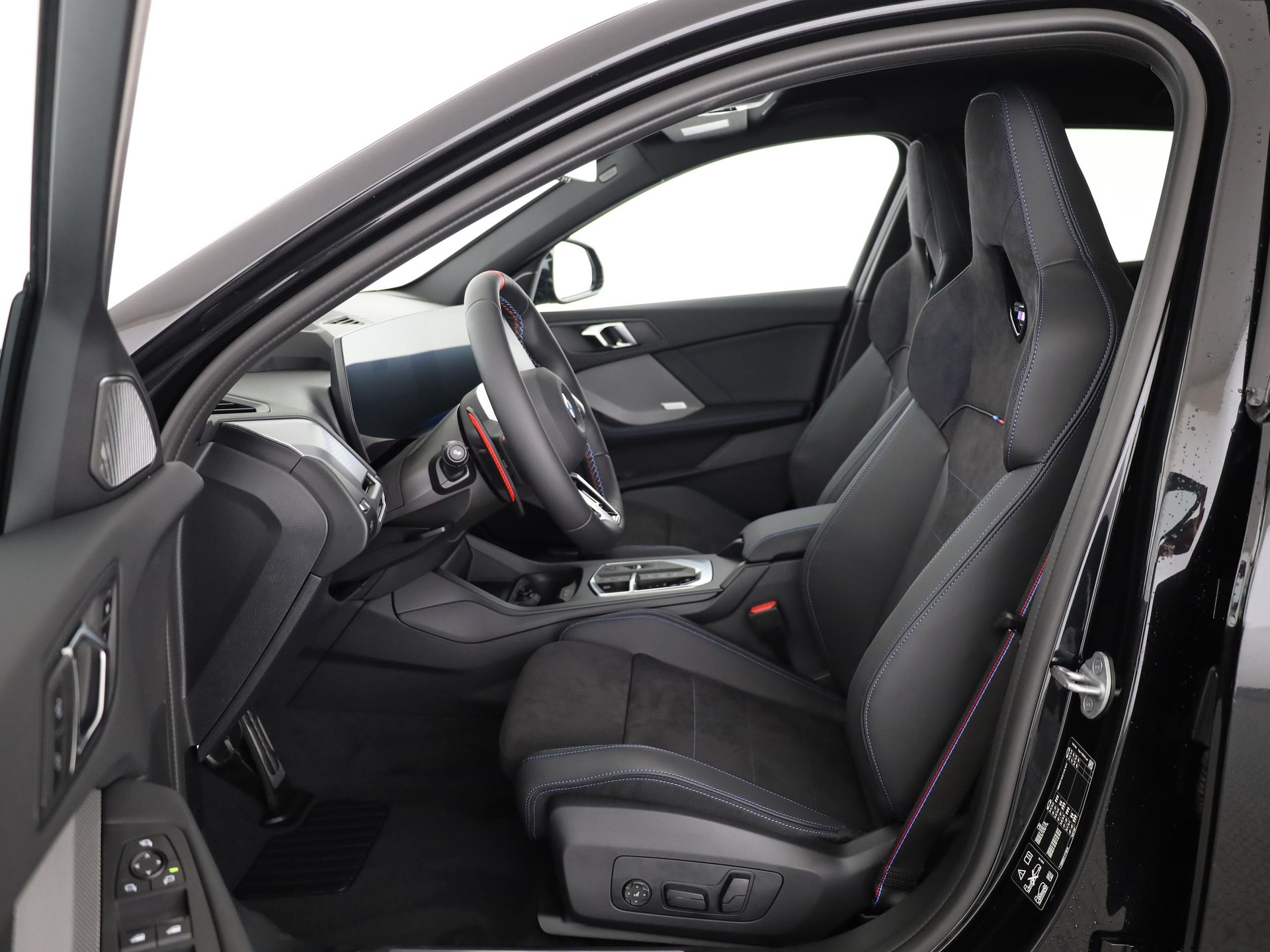 BMW M135i xDrive-image-4