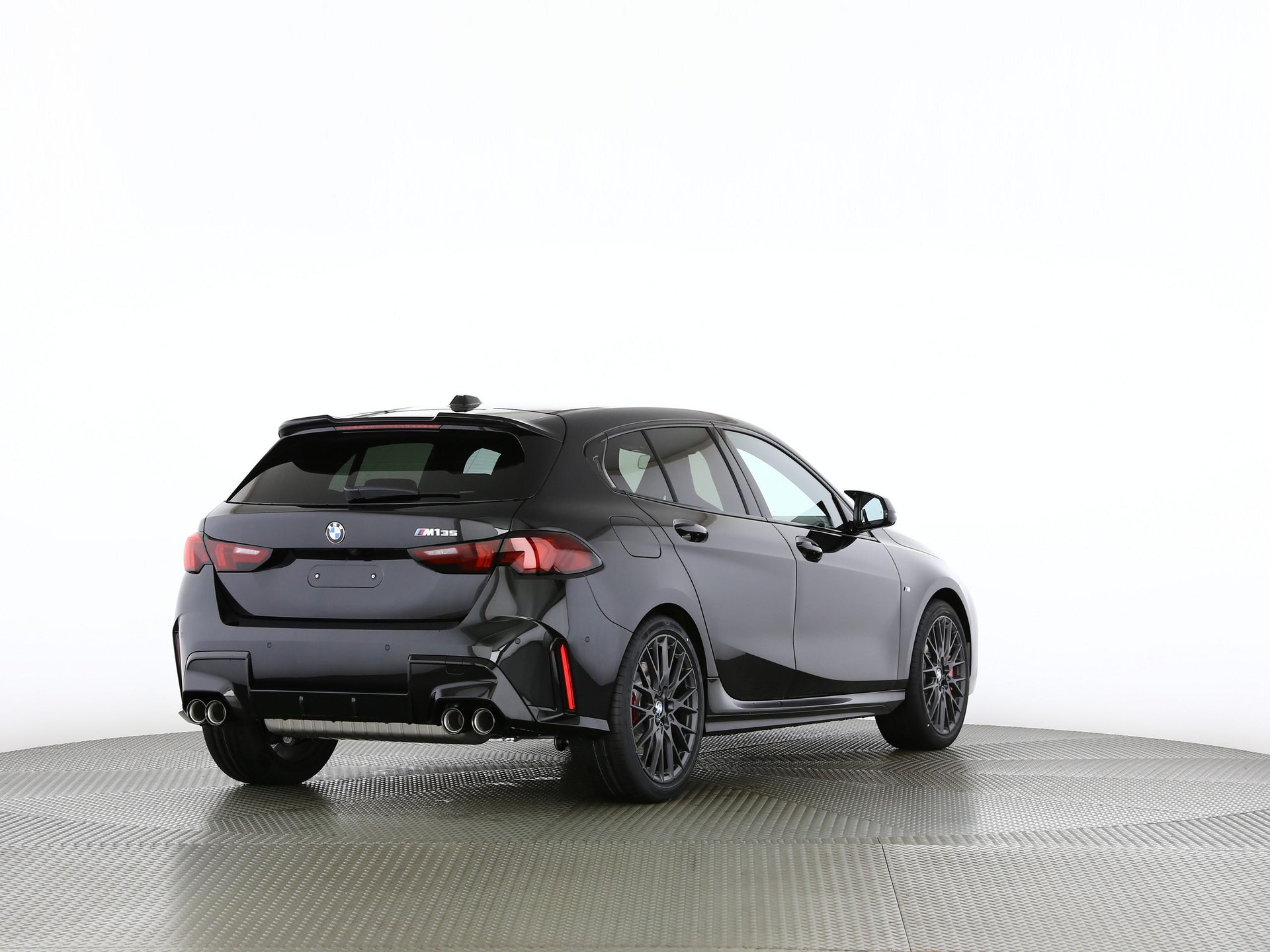 BMW M135i xDrive-image-18