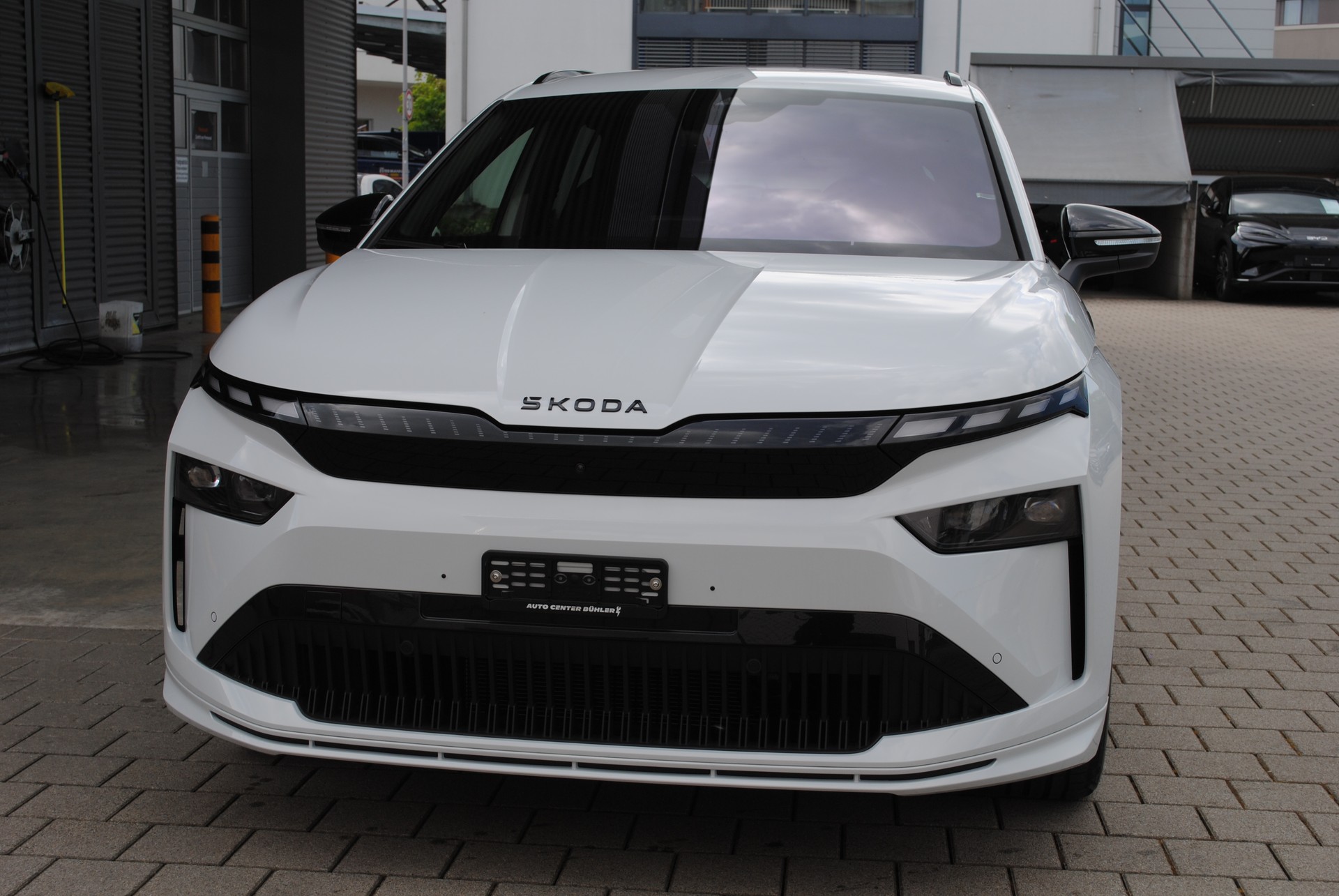 SKODA Enyaq 85x Sportline 4x4-showroom-element-3