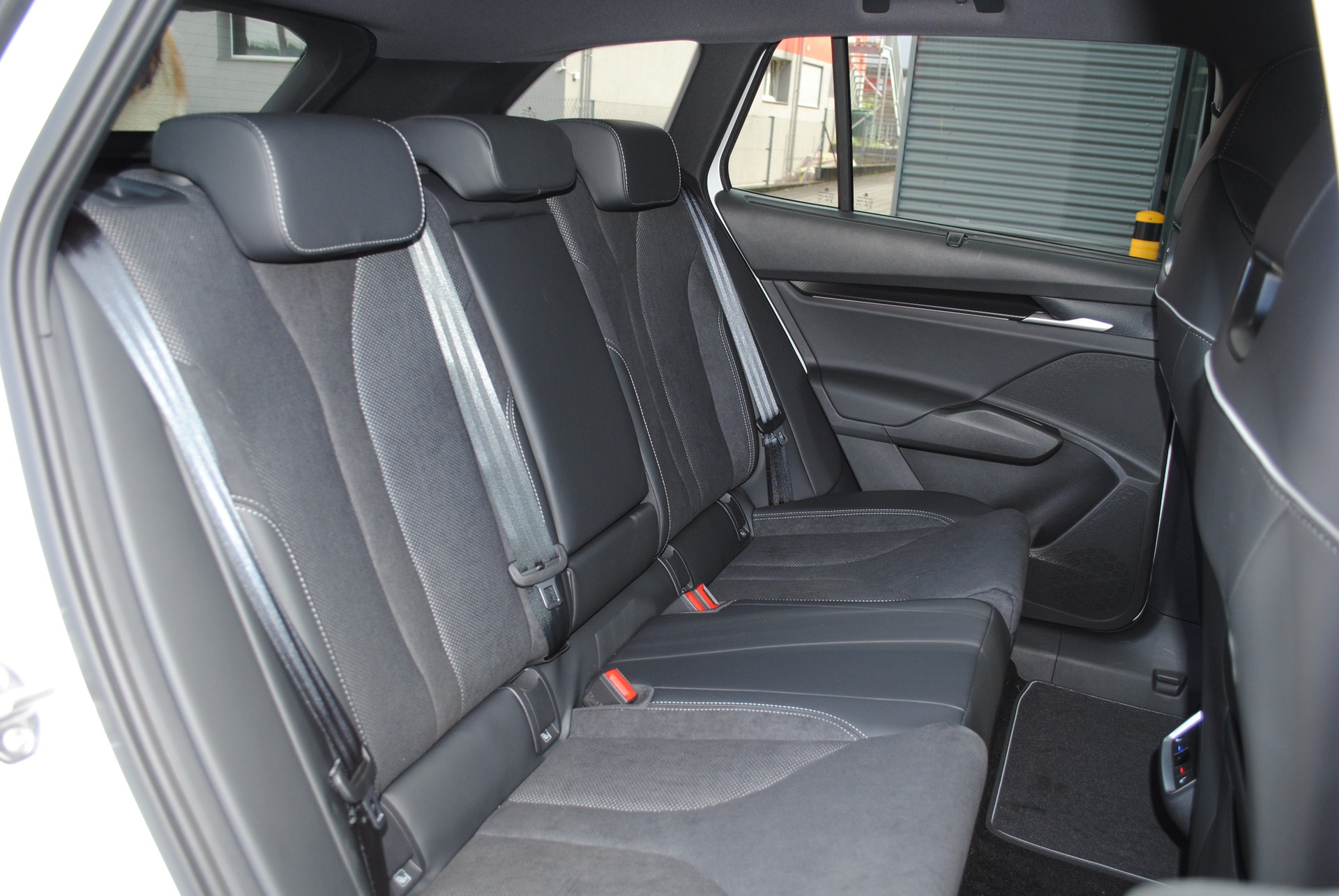 SKODA Enyaq 85x Sportline 4x4-image-19