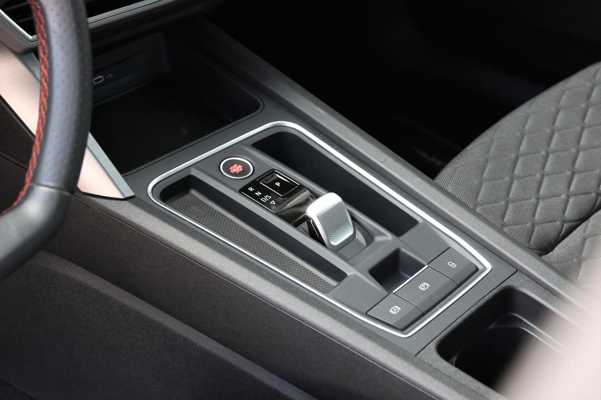 SEAT Leon ST 1.5 eTSI mHEV DSG FR (CH)-image-10