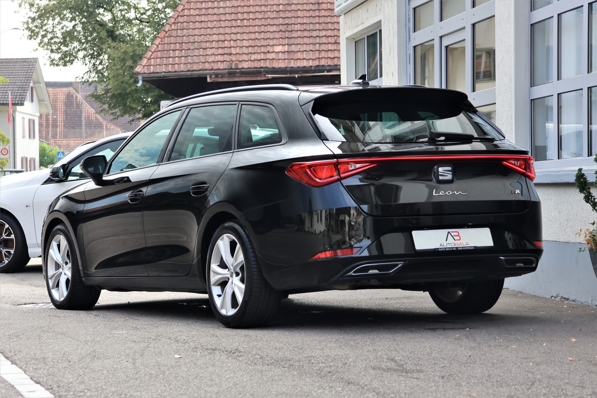 SEAT Leon ST 1.5 eTSI mHEV DSG FR (CH)-showroom-element-2