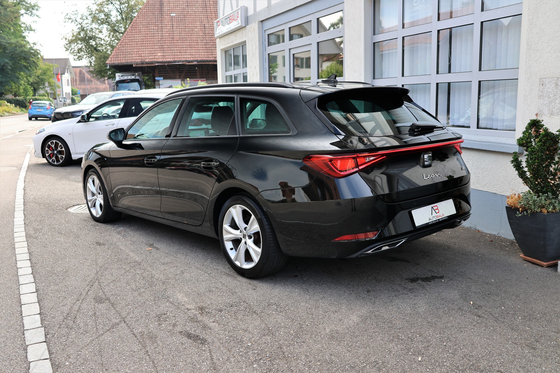 SEAT Leon ST 1.5 eTSI mHEV DSG FR (CH)-image-6