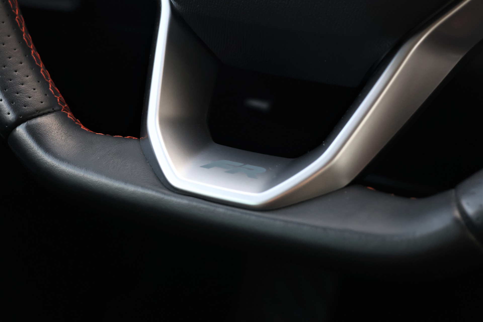 SEAT Leon ST 1.5 eTSI mHEV DSG FR (CH)-image-17