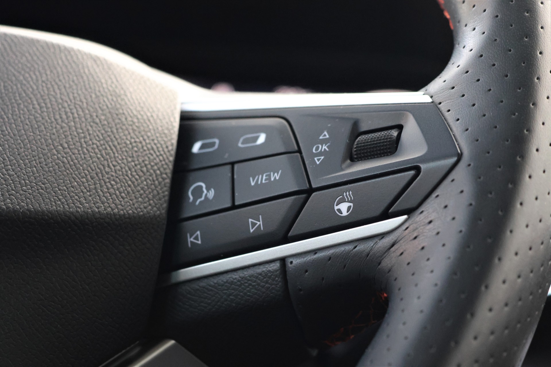 SEAT Leon ST 1.5 eTSI mHEV DSG FR (CH)-image-15