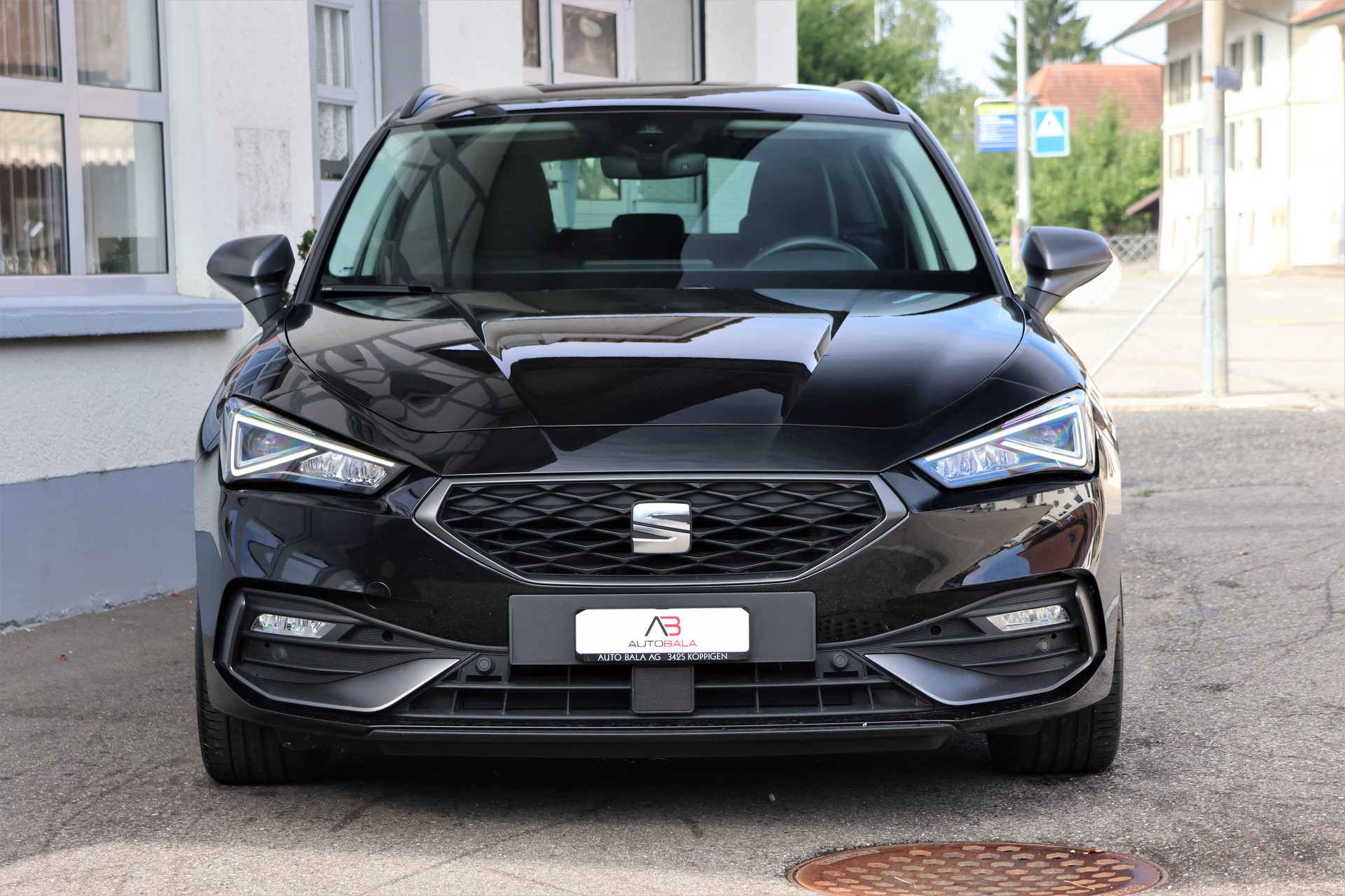 SEAT Leon ST 1.5 eTSI mHEV DSG FR (CH)-showroom-element-1