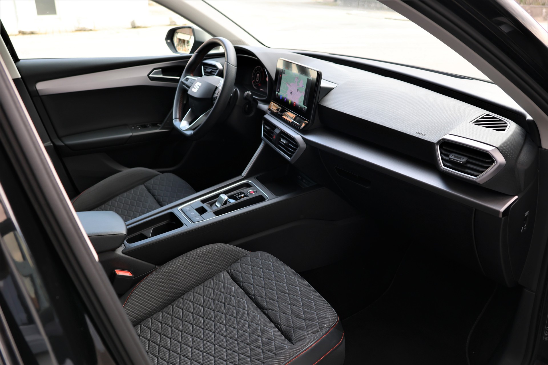 SEAT Leon ST 1.5 eTSI mHEV DSG FR (CH)-image-18