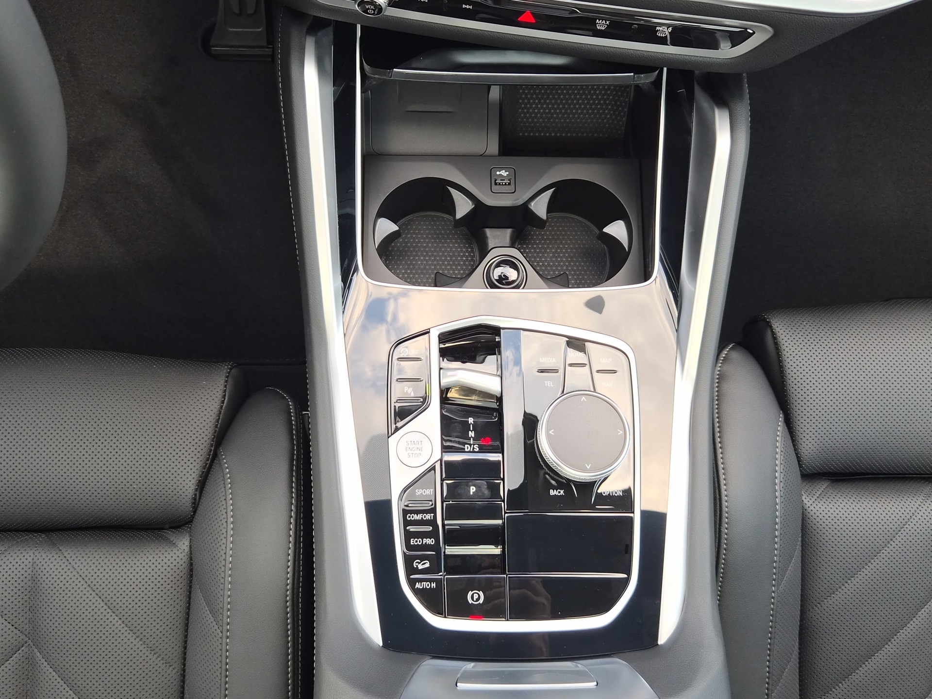 BMW X6 xDrive 48V 30d M Sport Steptronic-image-16