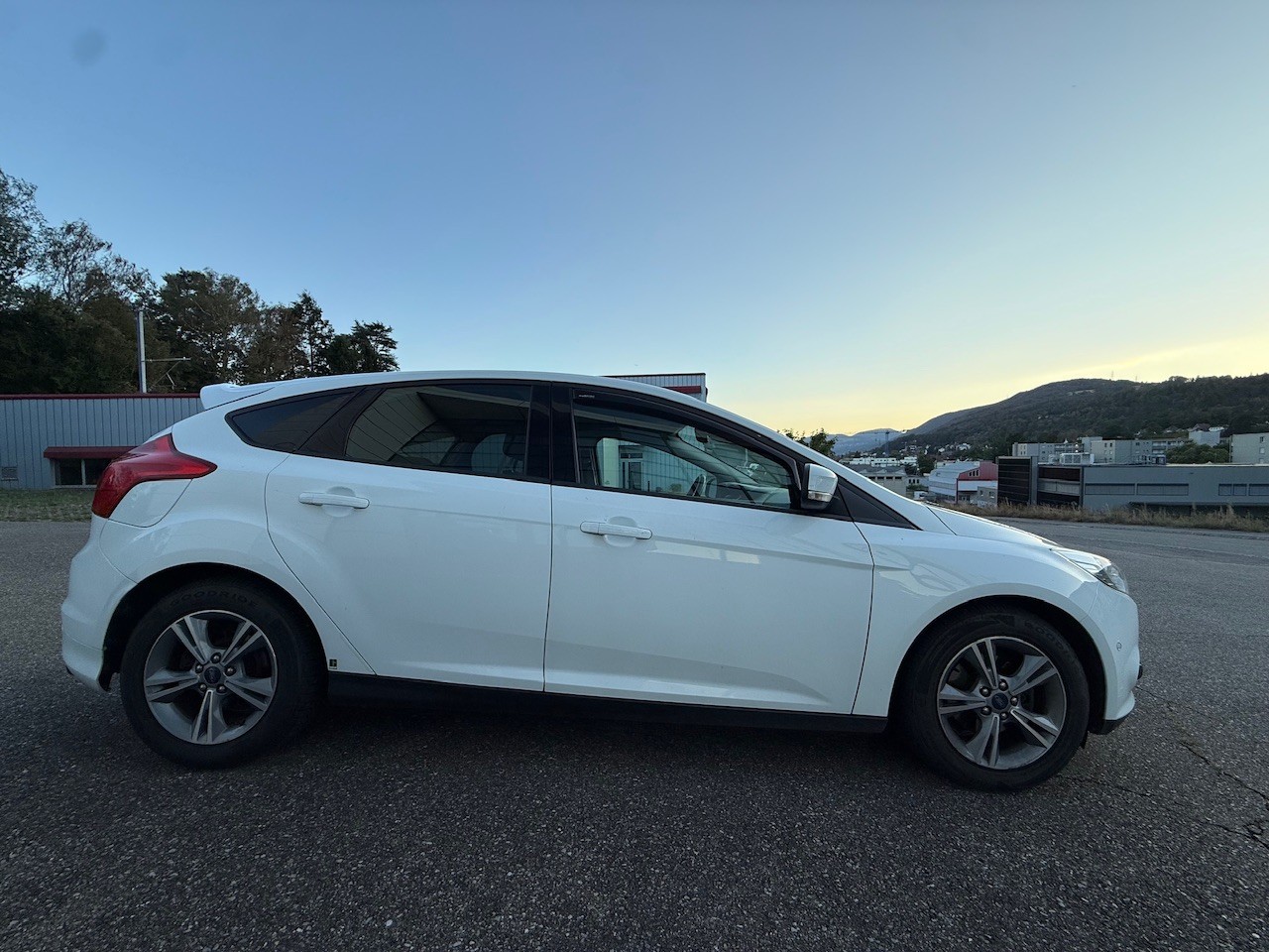 FORD Focus 1.0 SCTi Titanium-image-7