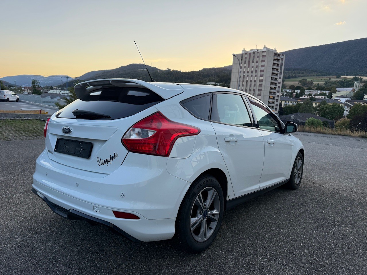 FORD Focus 1.0 SCTi Titanium-image-6