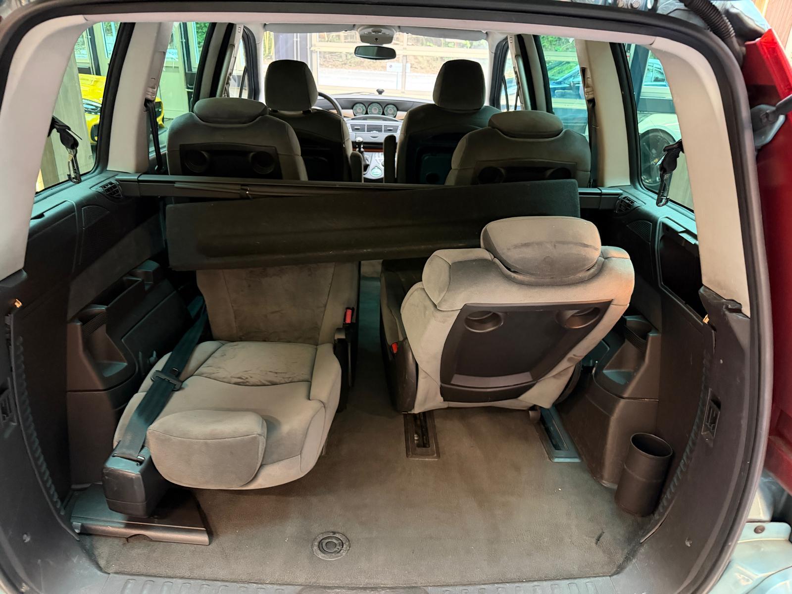CITROEN C8 Minivan 2.2 16V HDi Exclusive-image-13